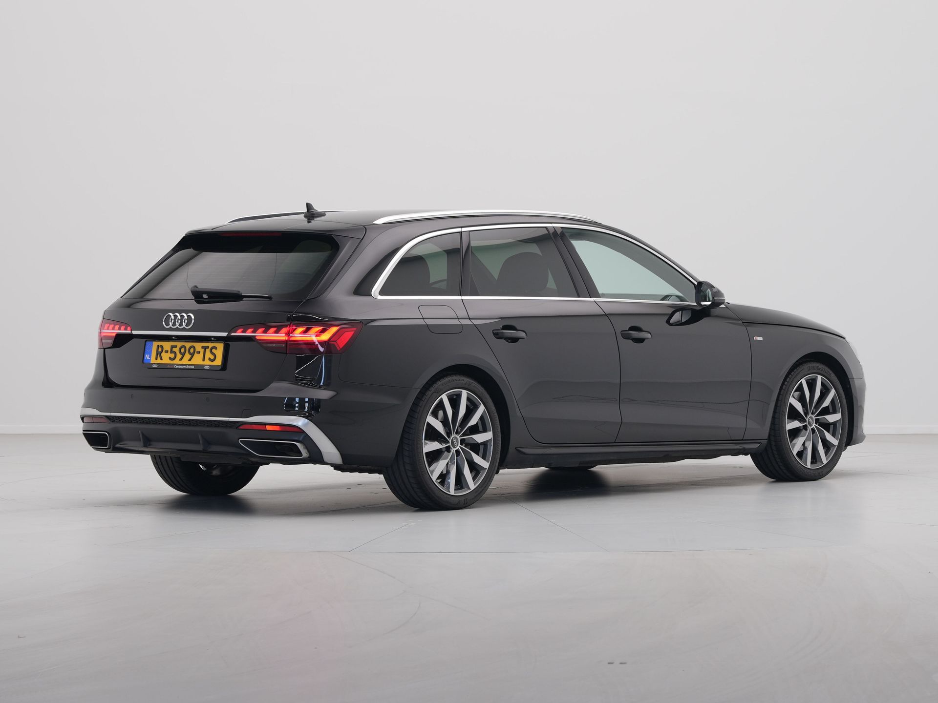 Audi - A4 Avant 35 150pk TFSI S edition - 2022