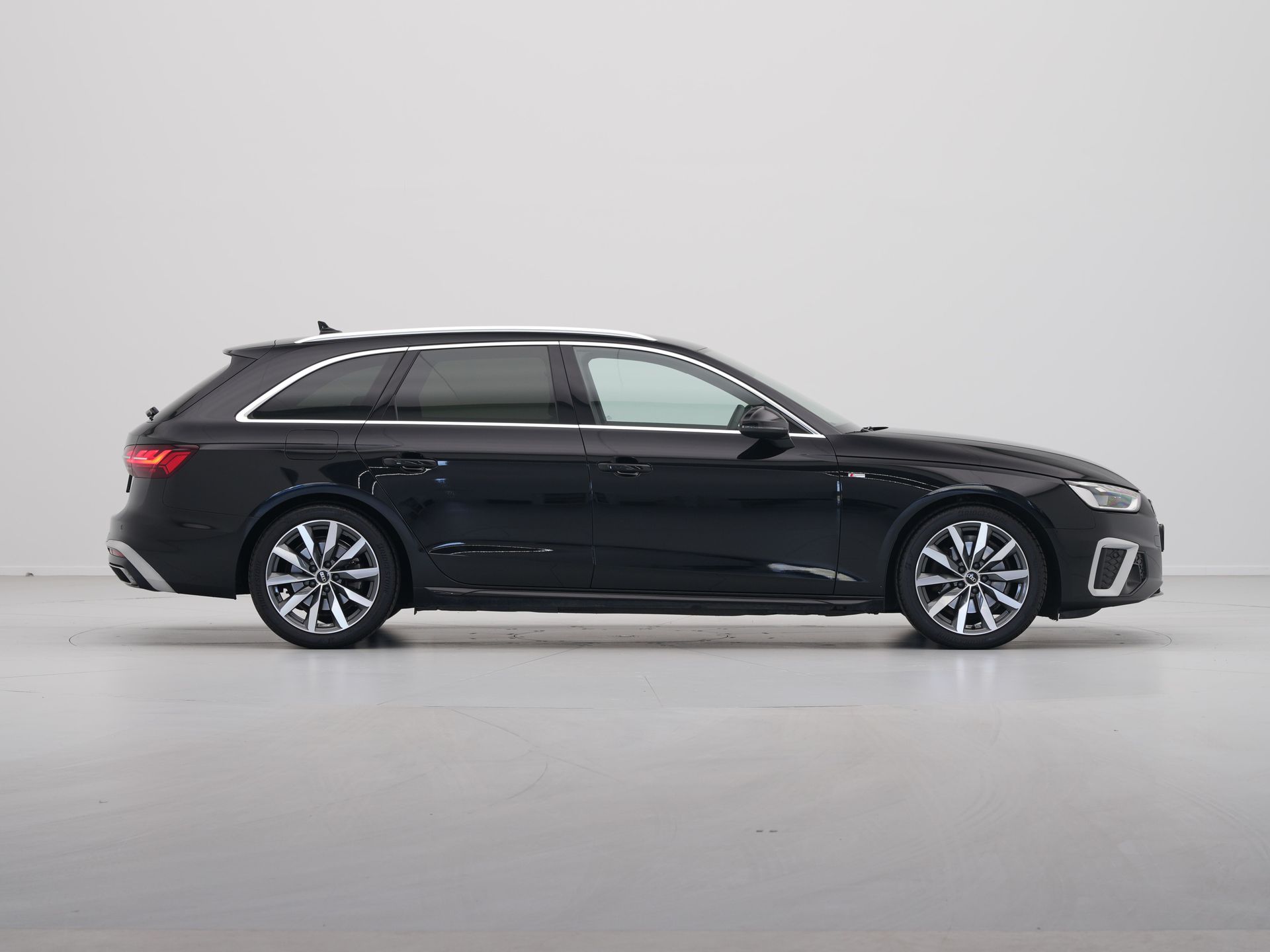 Audi - A4 Avant 35 150pk TFSI S edition - 2022