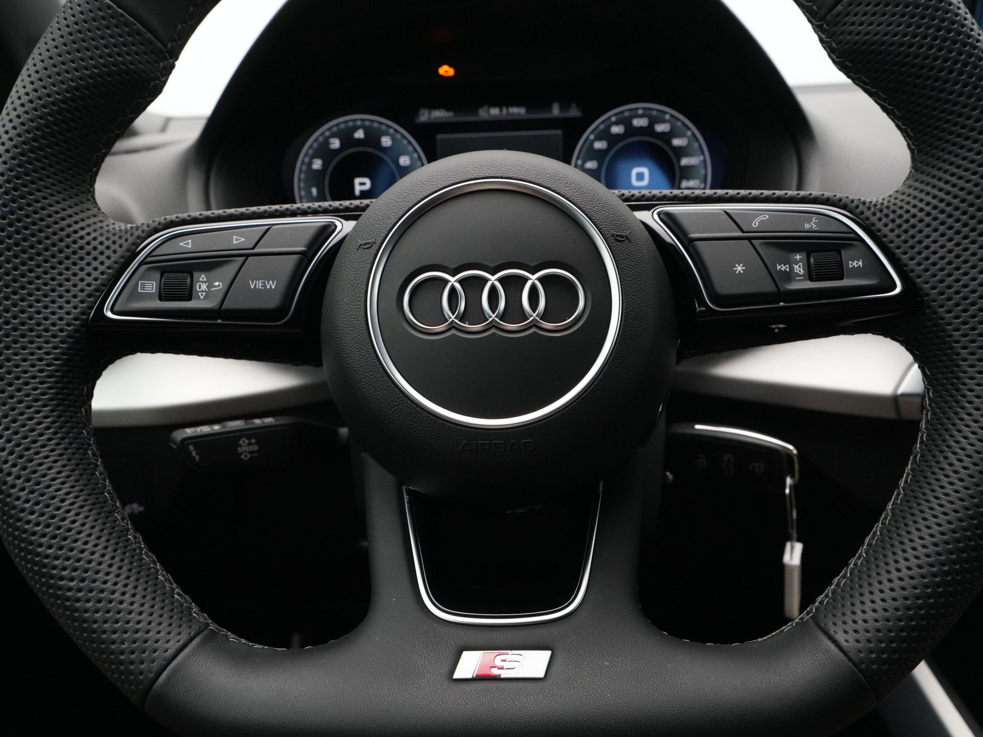 Audi - Q2 35 150 pk TFSI S Edition S Line - 2024