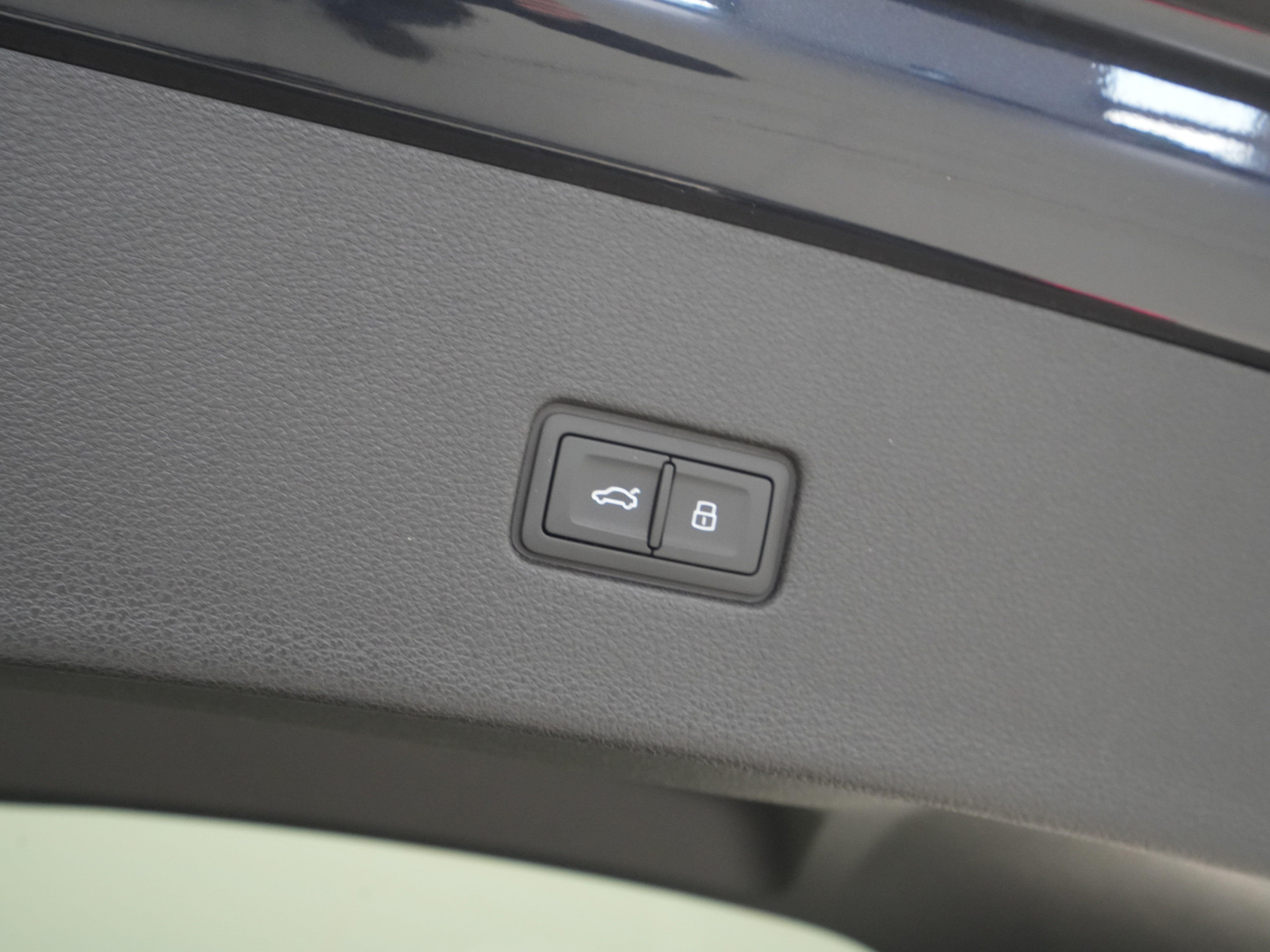 Audi - Q8 55 TFSI e 394 Tiptronic Pro Line S - 2025