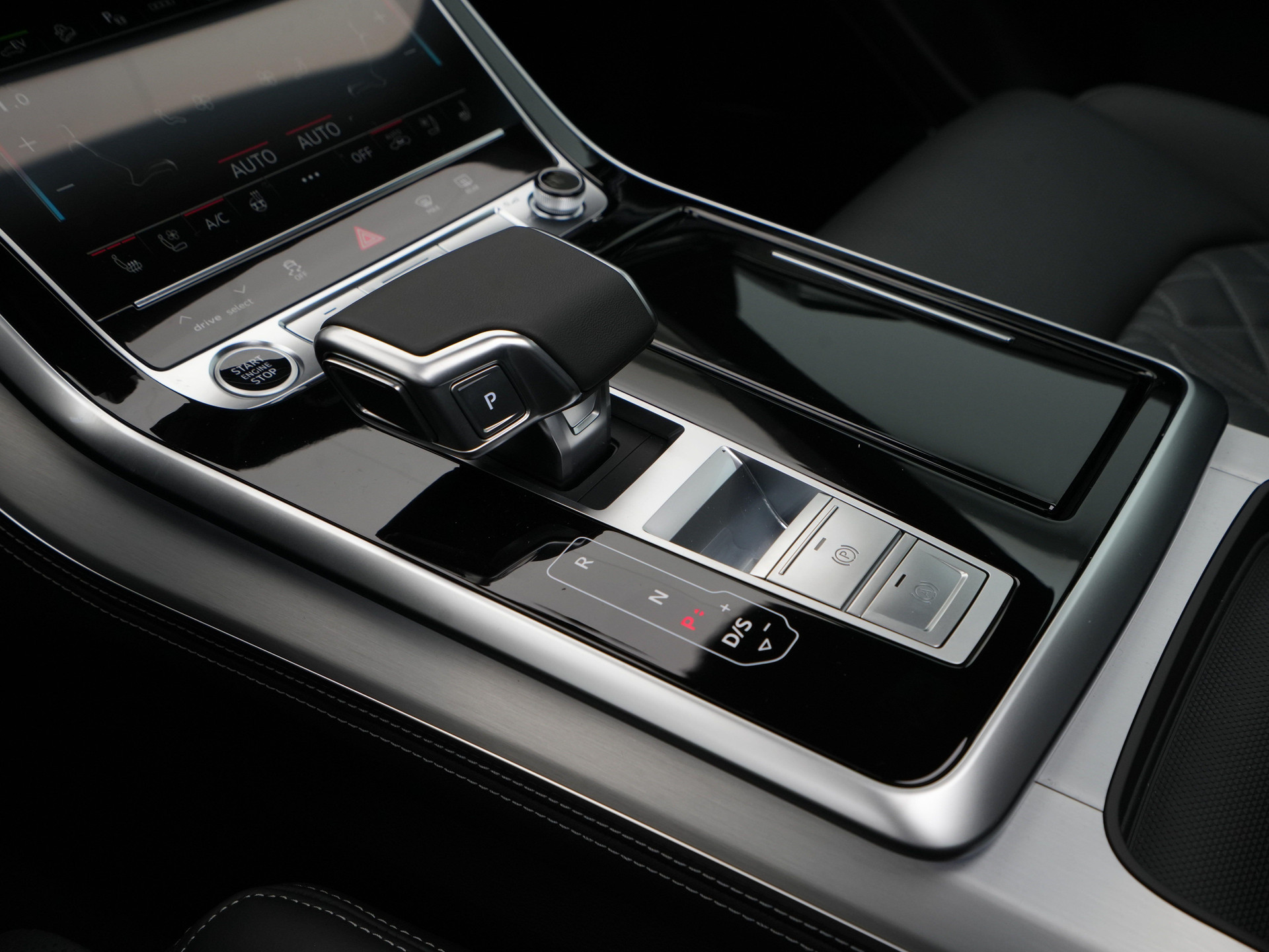 Audi - Q8 55 TFSI e 394 Tiptronic Pro Line S - 2025