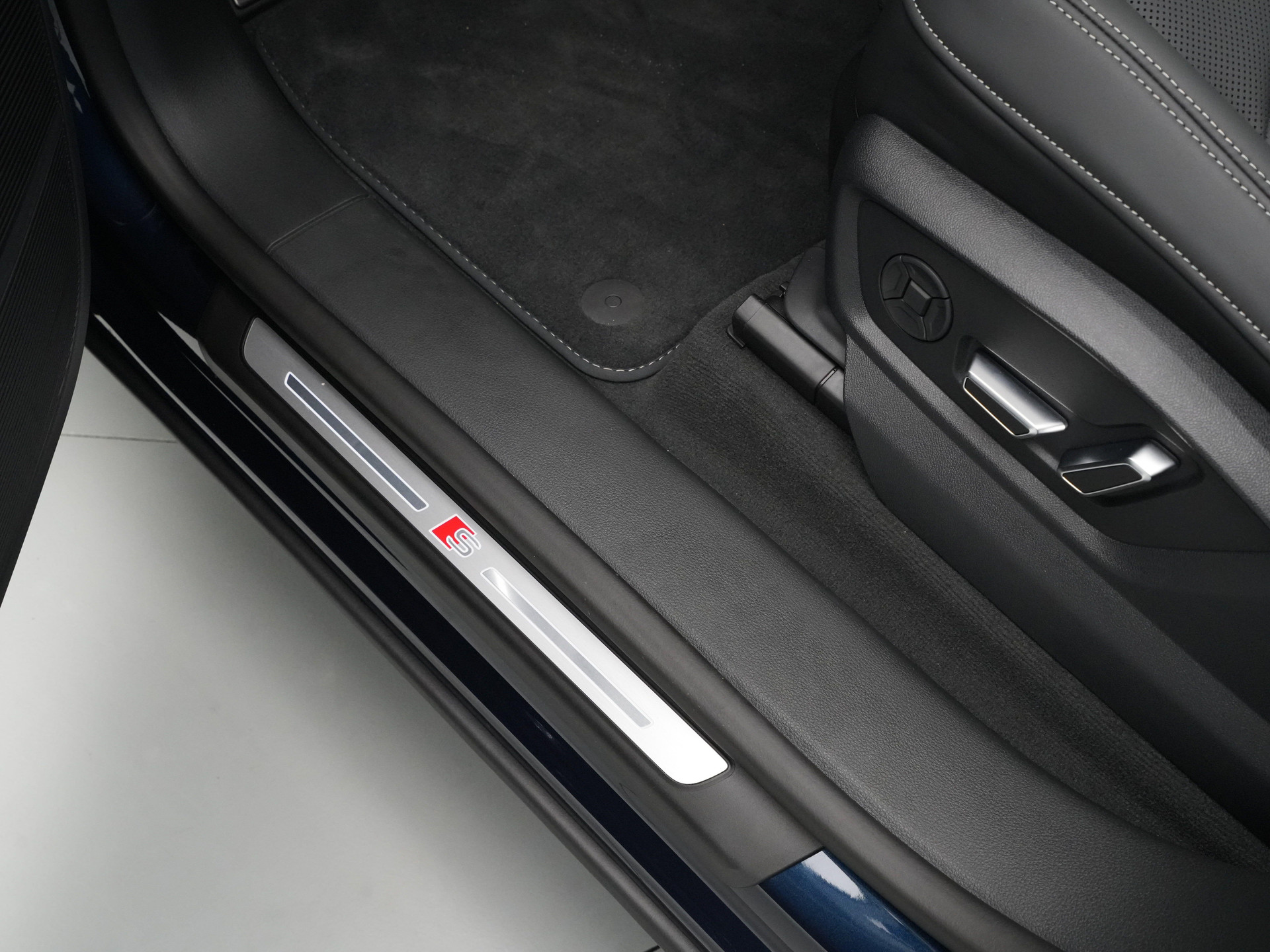 Audi - Q8 55 TFSI e 394 Tiptronic Pro Line S - 2025