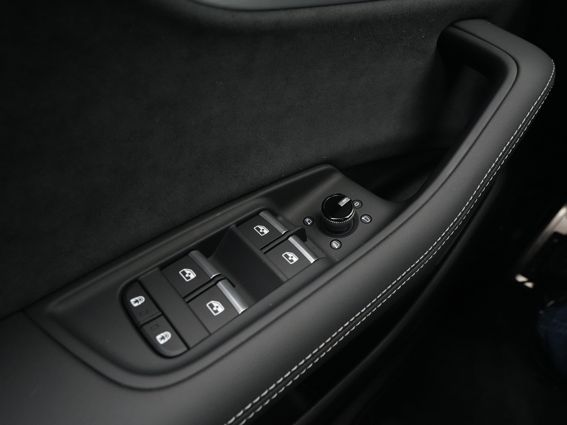 Audi - Q8 55 TFSI e 394 Tiptronic Pro Line S - 2025