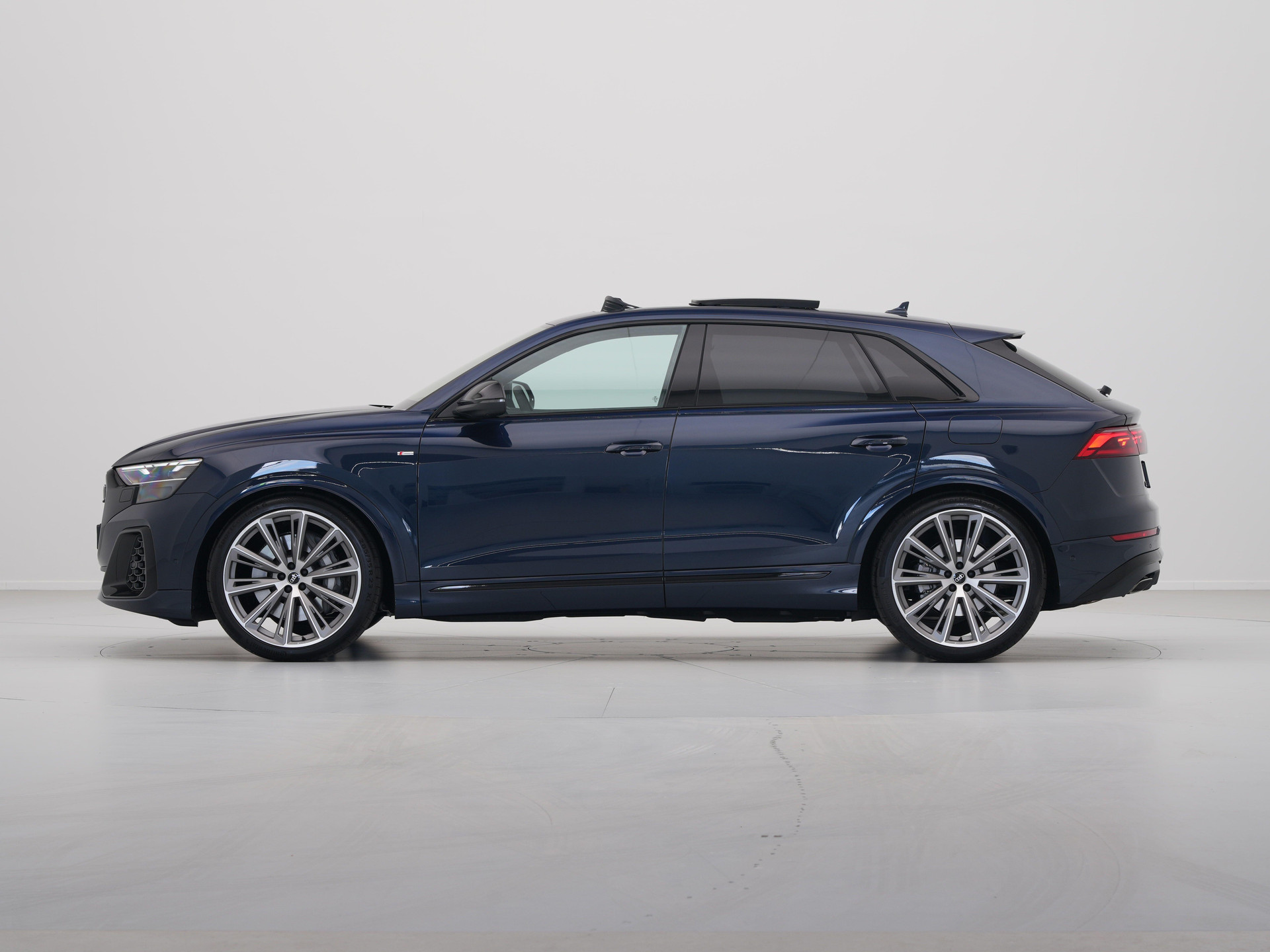 Audi - Q8 55 TFSI e 394 Tiptronic Pro Line S - 2025