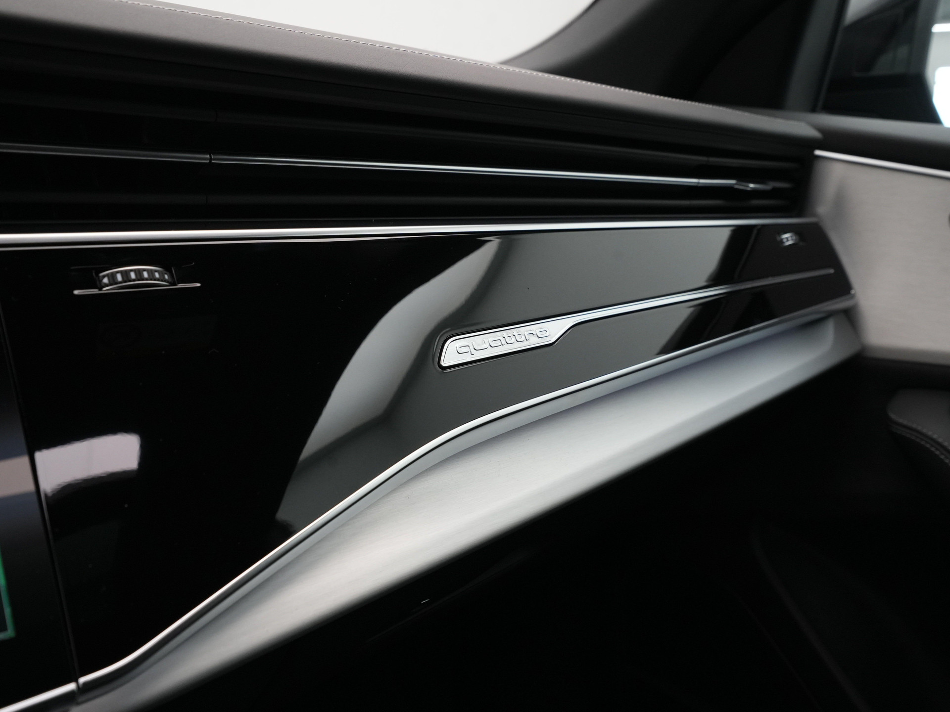 Audi - Q8 55 TFSI e 394 Tiptronic Pro Line S - 2025