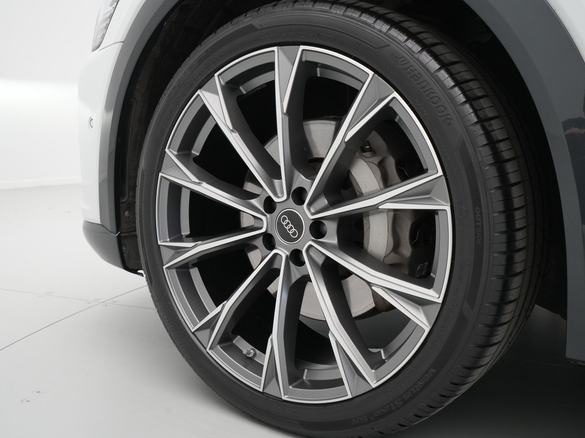 Audi - Q8 e-tron 50 quattro Advanced Edition 95 kWh - 2024