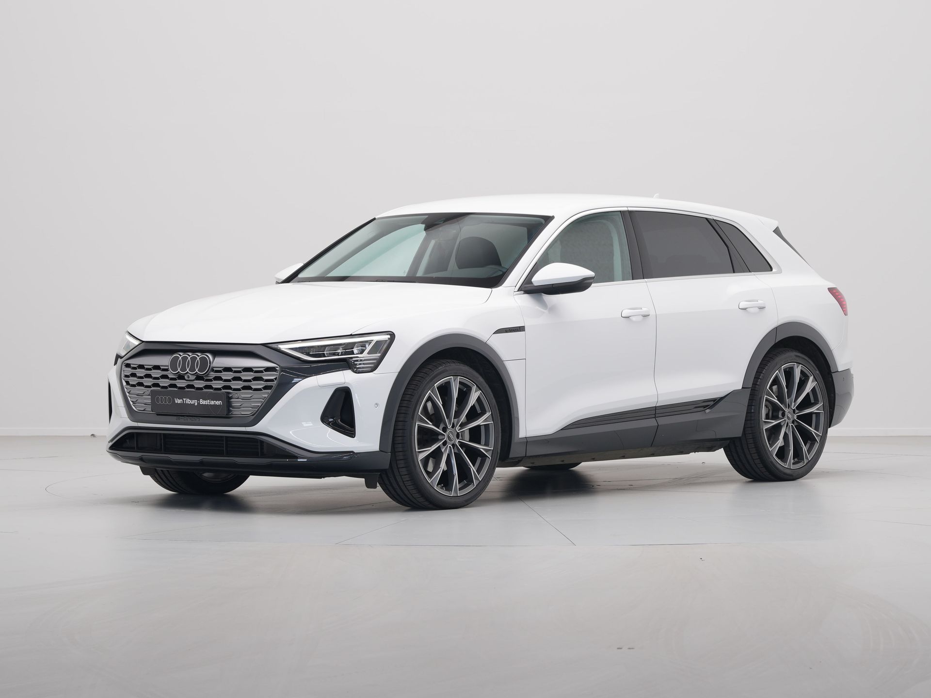Audi - Q8 e-tron 50 quattro Advanced Edition 95 kWh - 2024