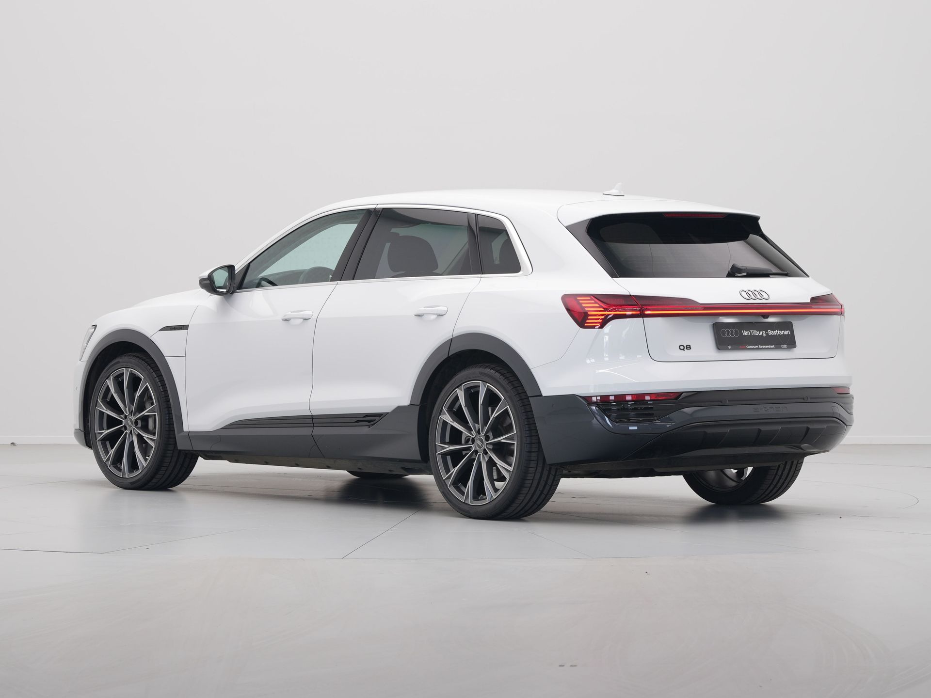 Audi - Q8 e-tron 50 quattro Advanced Edition 95 kWh - 2024