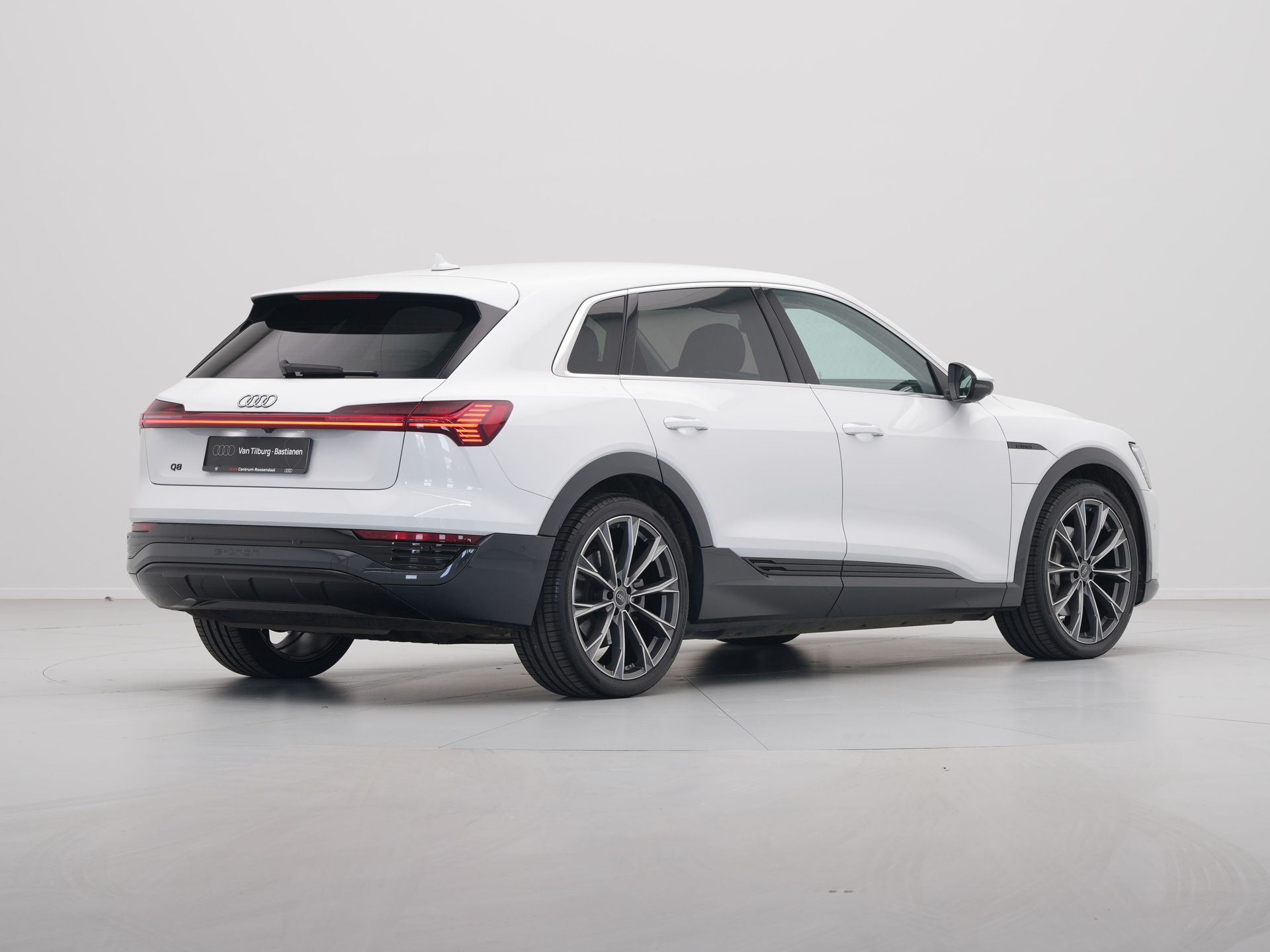 Audi - Q8 e-tron 50 quattro Advanced Edition 95 kWh - 2024