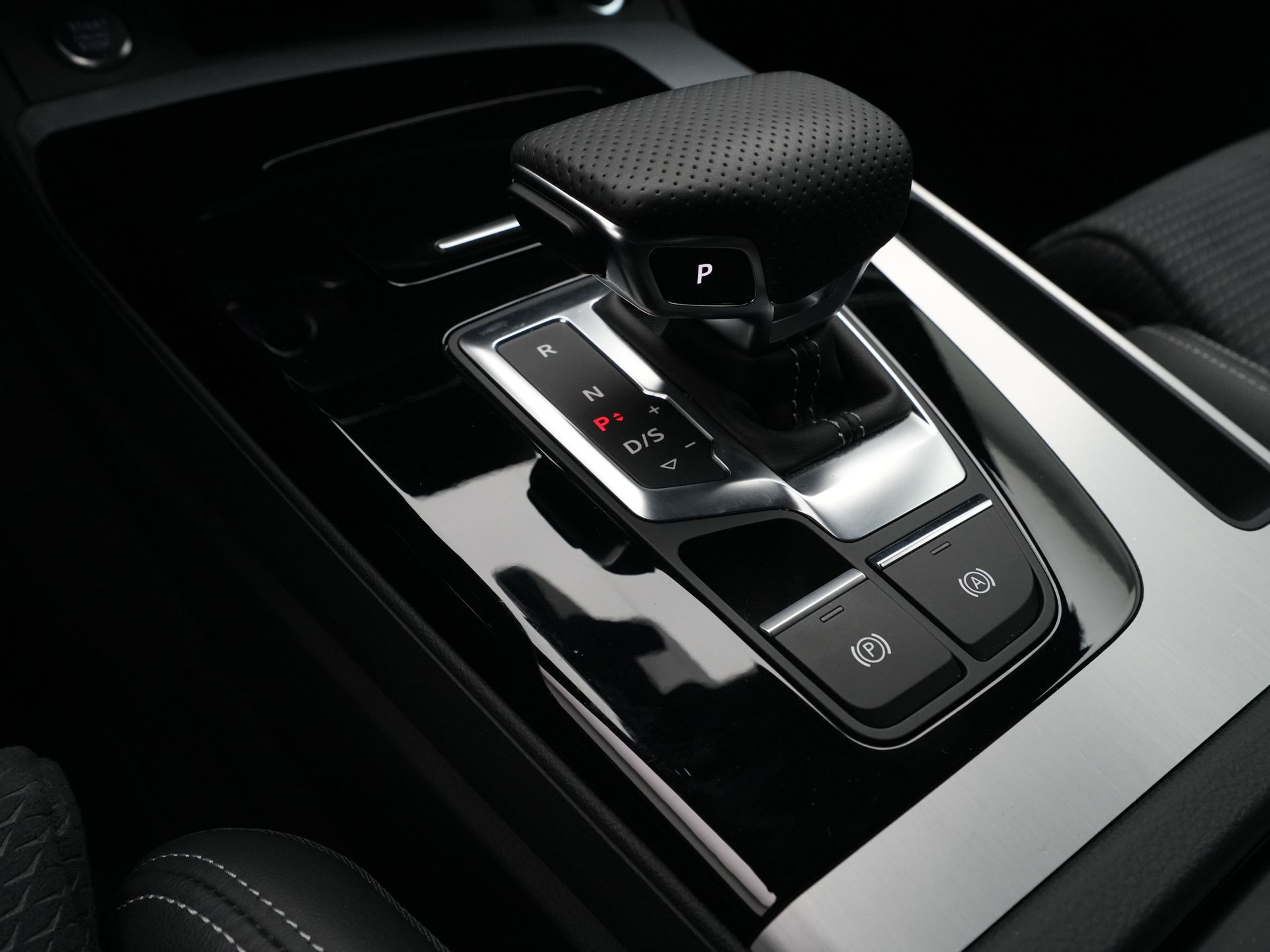 Audi - Q5 50 TFSI e 299 pk S-Tronic S line edition Competition - 2024