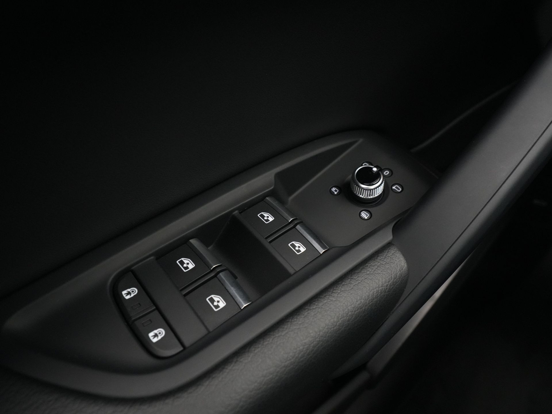 Audi - Q5 50 TFSI e 220kW/299 pk S-tronic Advanced edition - 2024