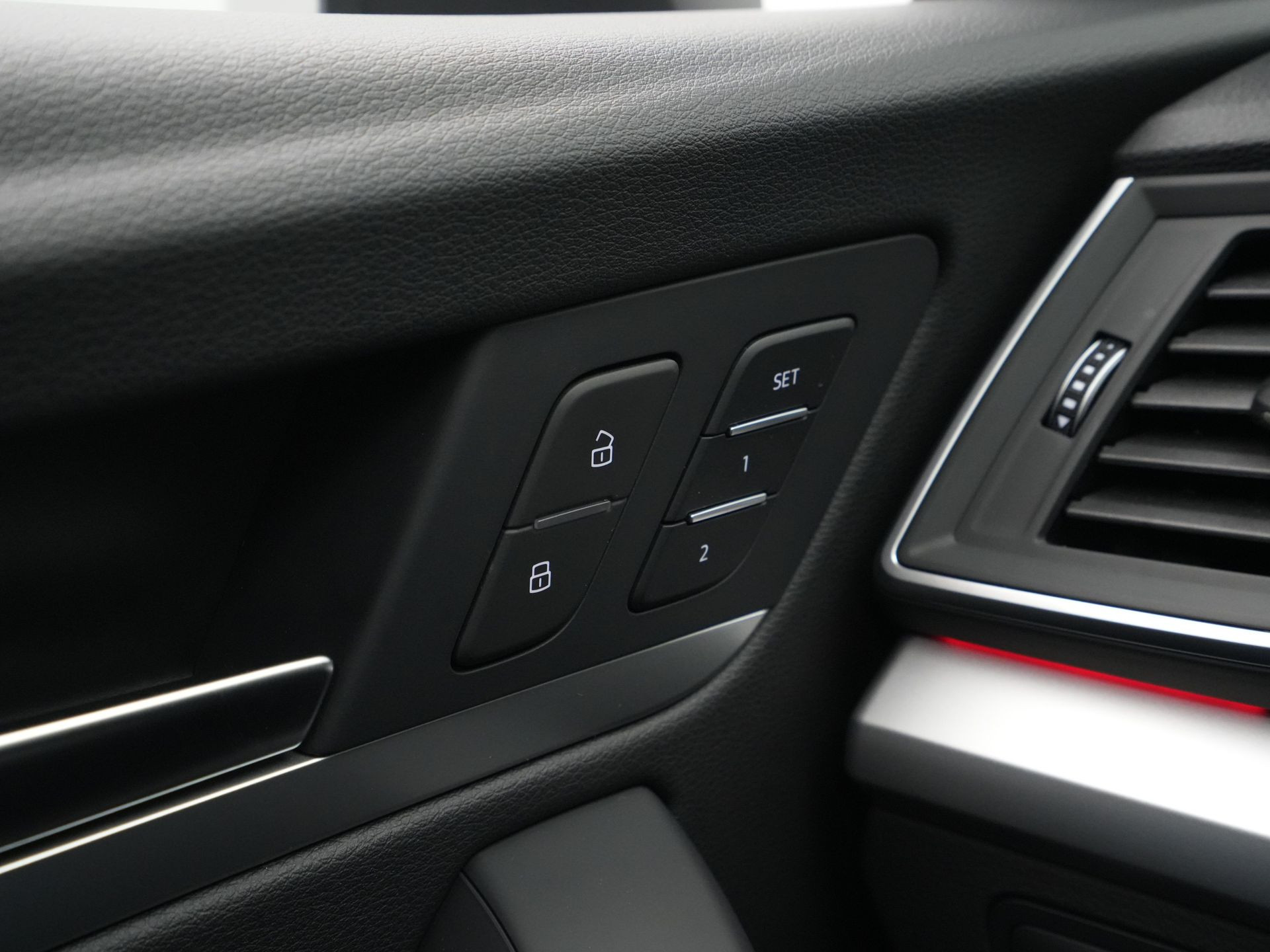 Audi - Q5 50 TFSI e 220kW/299 pk S-tronic Advanced edition - 2024
