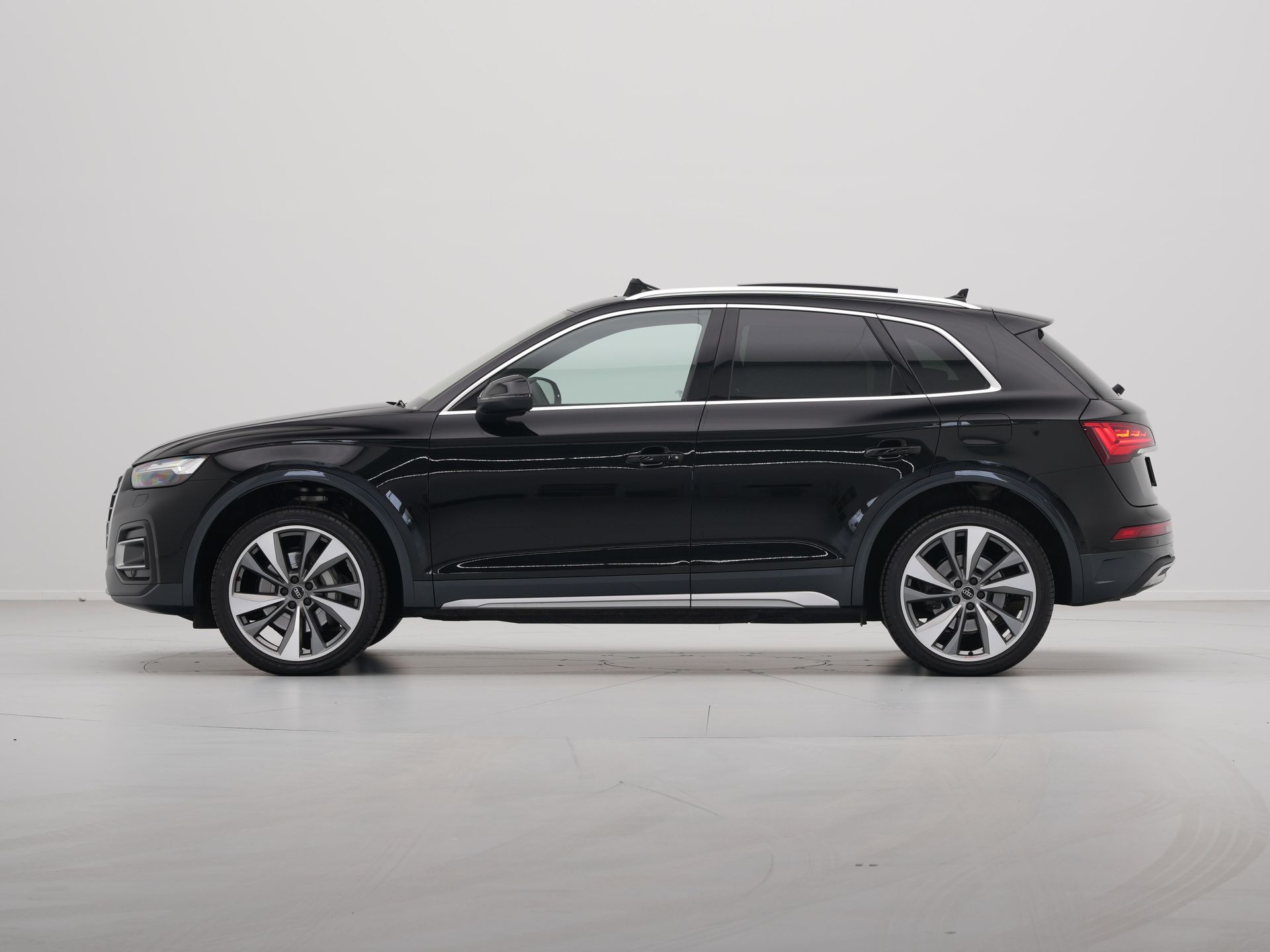 Audi - Q5 50 TFSI e 220kW/299 pk S-tronic Advanced edition - 2024