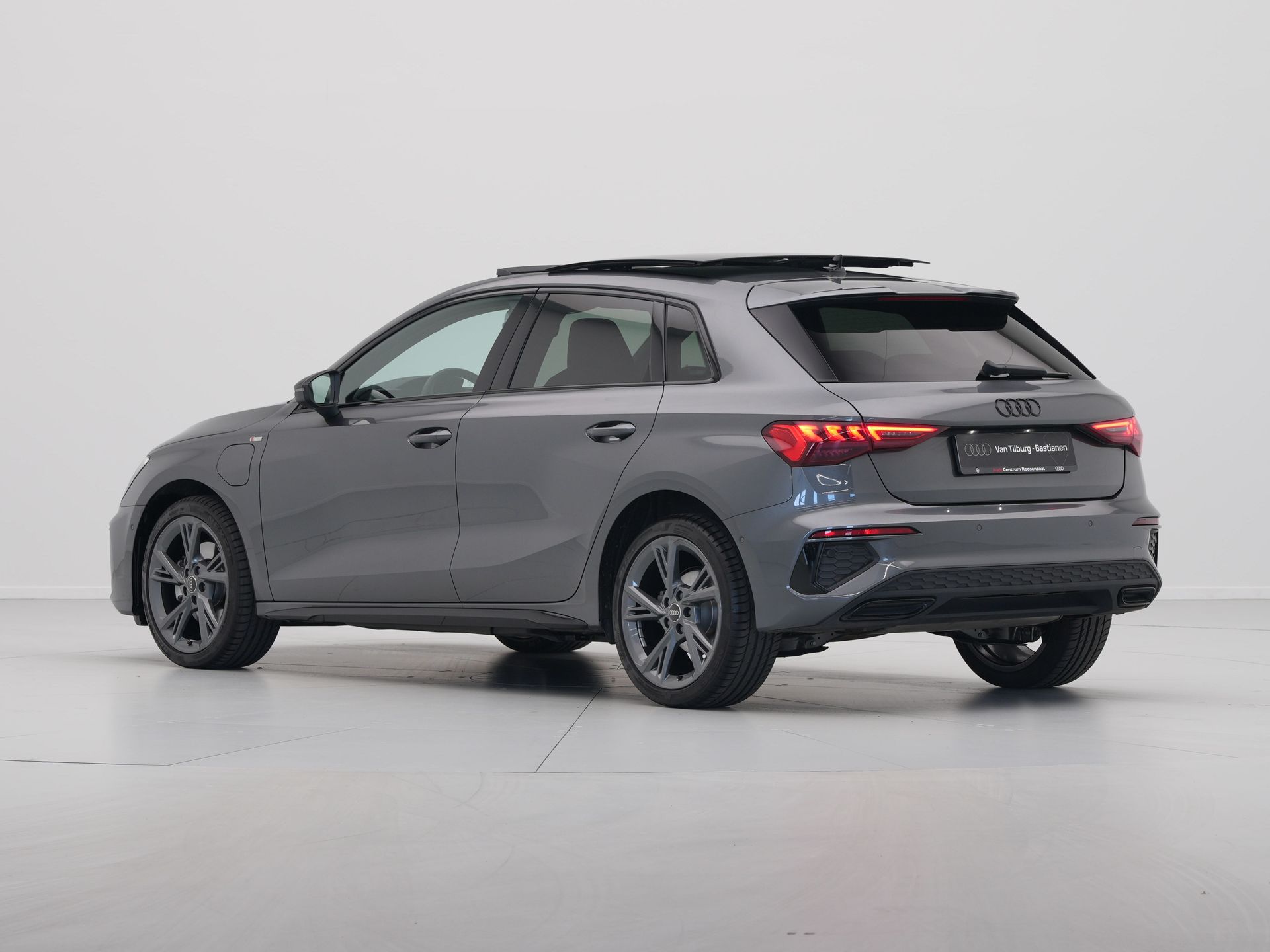 Audi - A3 Sportback 40 TFSI e 204 pk S-Tronic S line Edition - 2024