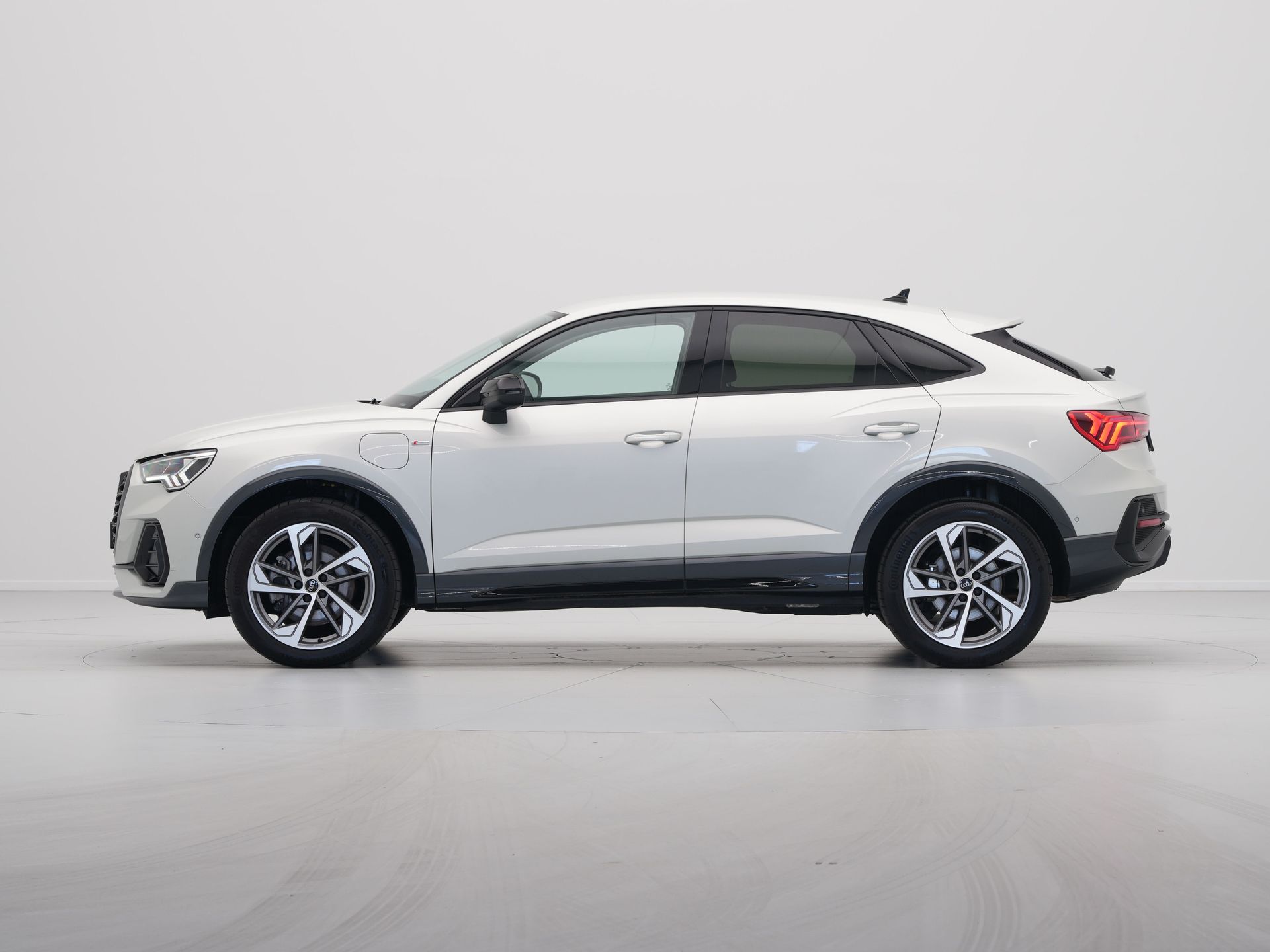 Audi - Q3 Sportback 45 TFSI e 245 pk S-Tronic S Line Edition - 2024
