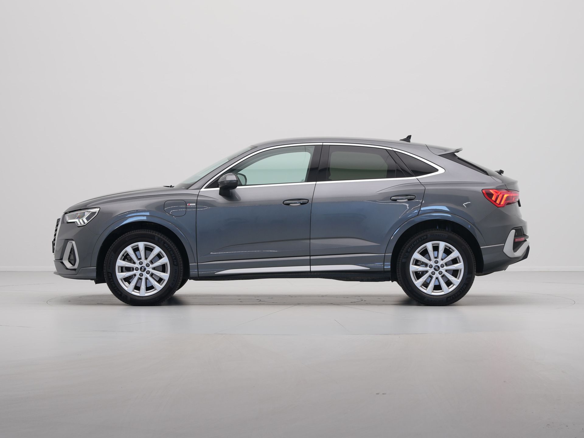 Audi - Q3 Sportback 45 TFSI e S-line - 2022