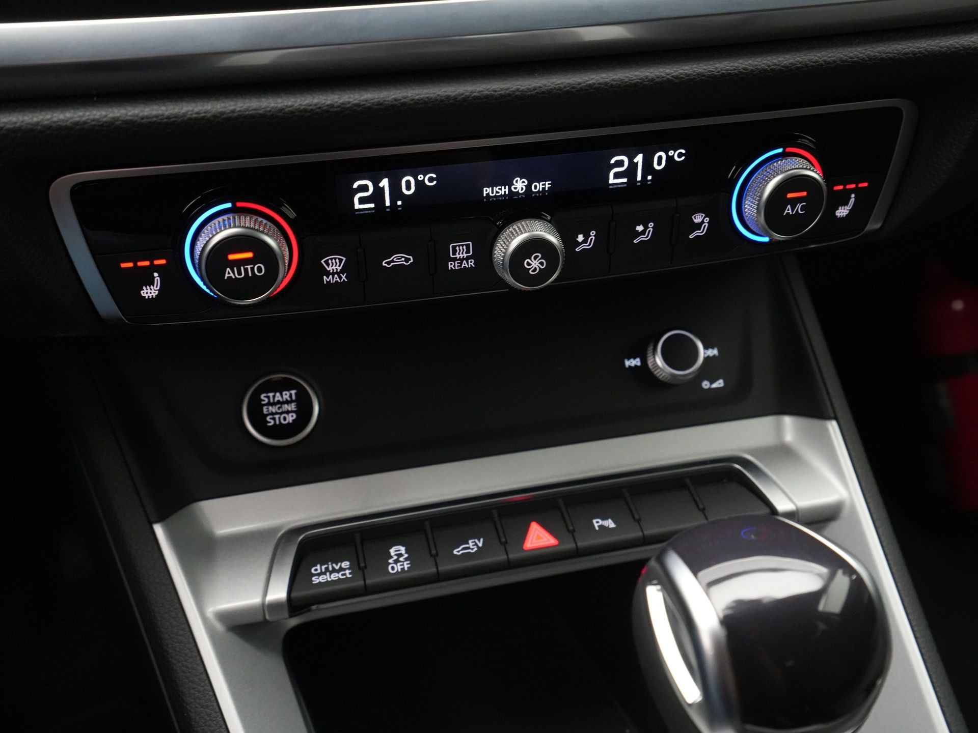 Audi - Q3 Sportback 45 TFSI e S-line - 2022