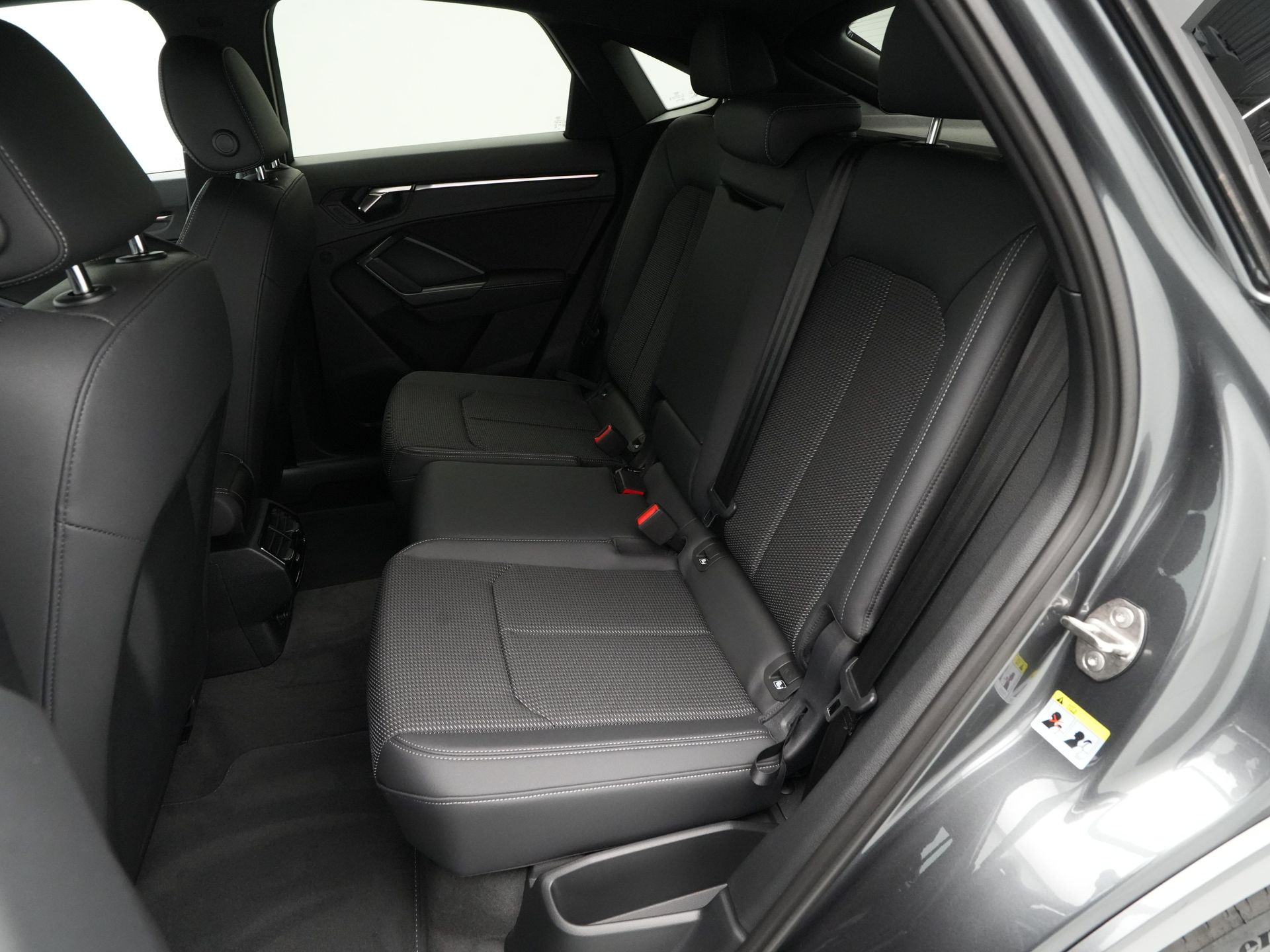 Audi - Q3 Sportback 45 TFSI e S Edition - 2025