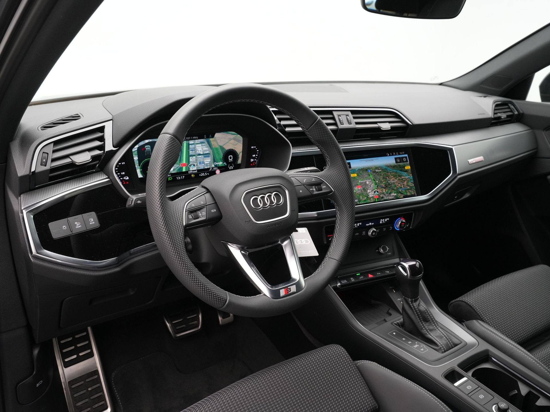 Audi - Q3 Sportback 45 TFSI e S Edition - 2025
