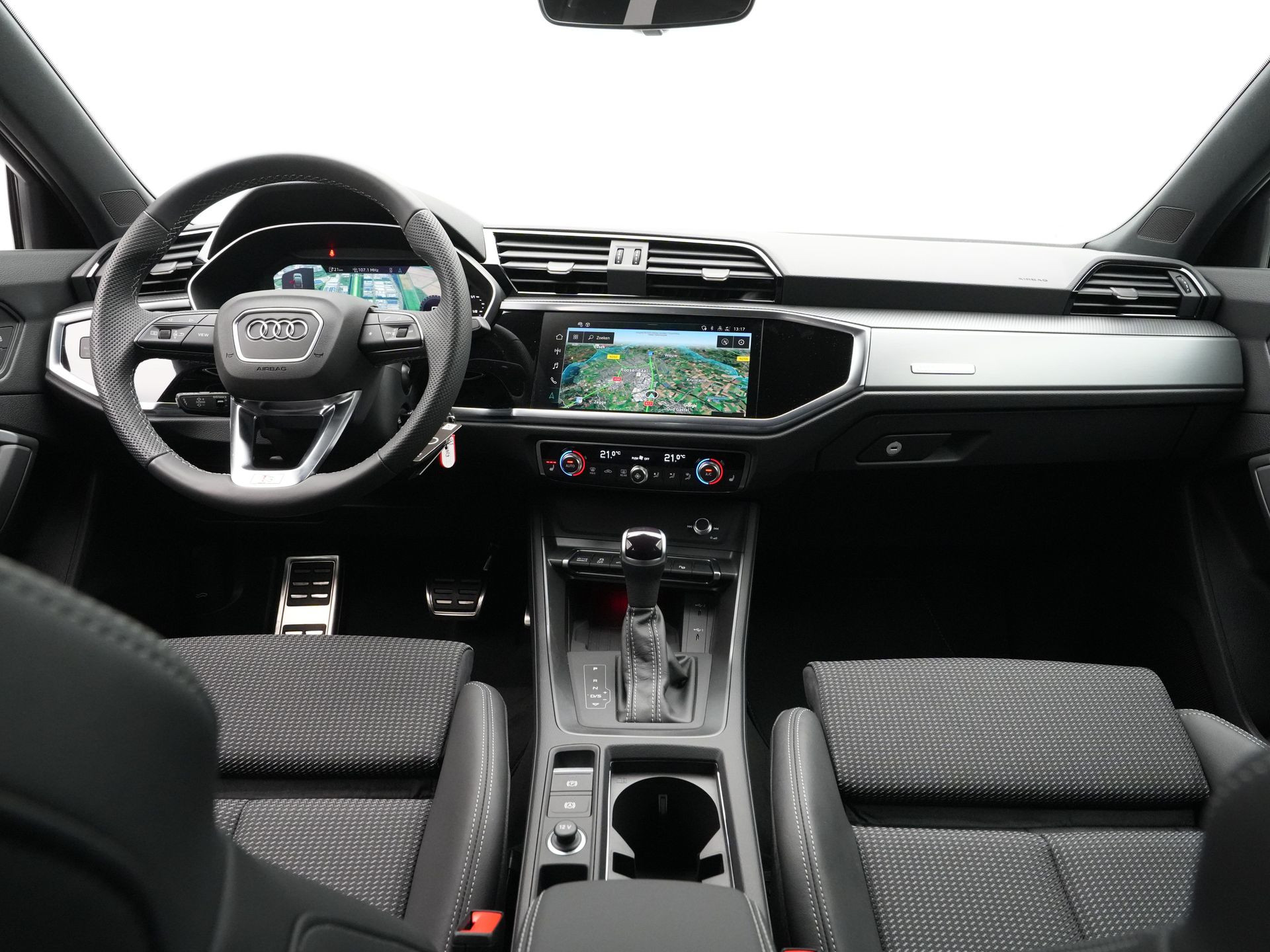 Audi - Q3 Sportback 45 TFSI e S Edition - 2025