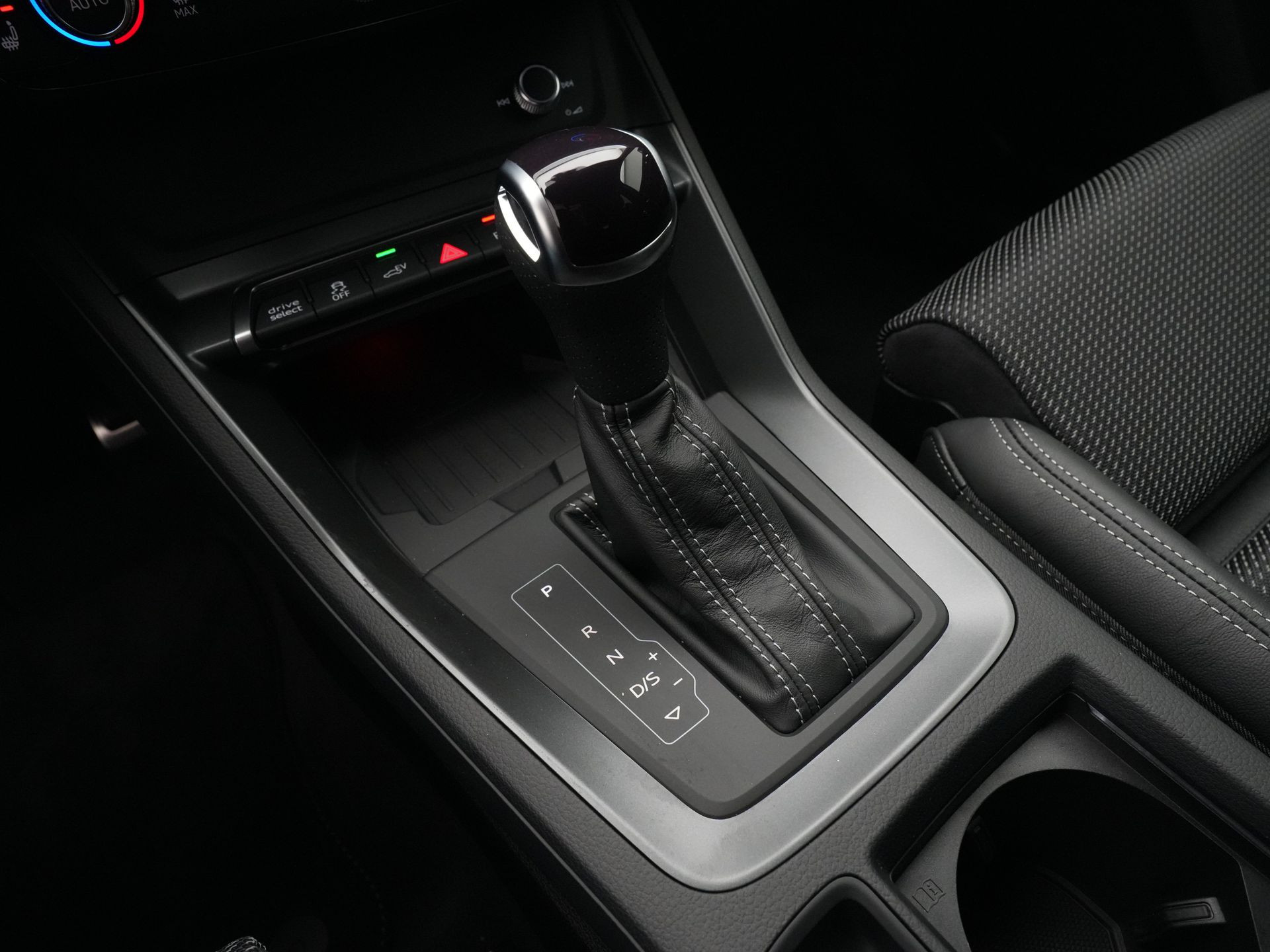 Audi - Q3 Sportback 45 TFSI e S Edition - 2025