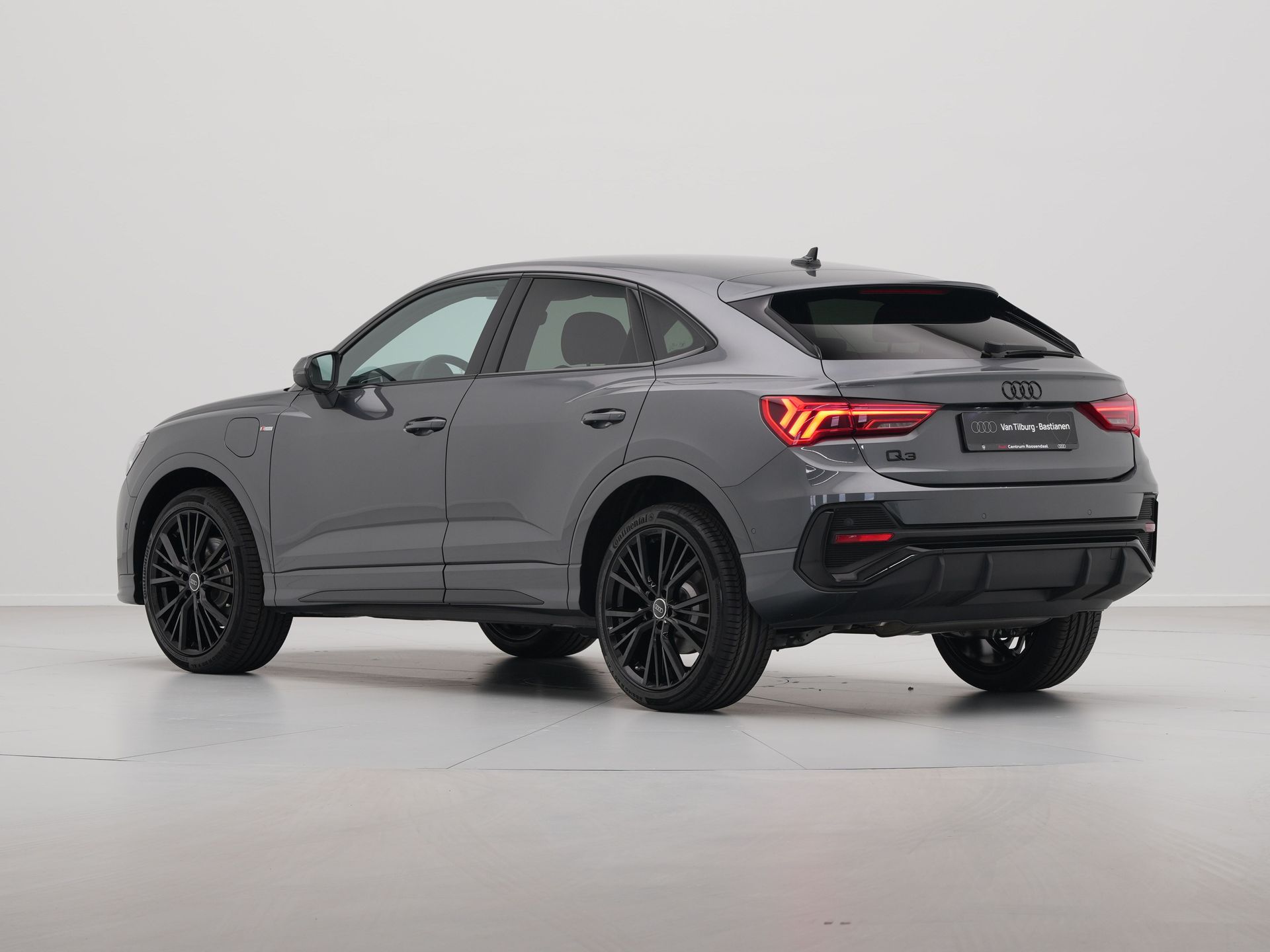 Audi - Q3 Sportback 45 TFSI e S Edition - 2025