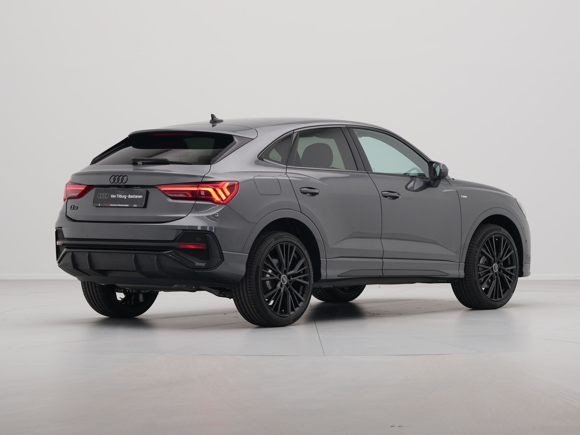 Audi - Q3 Sportback 45 TFSI e S Edition - 2025