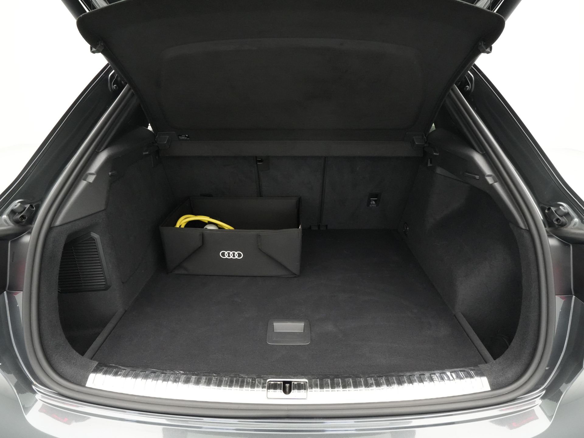 Audi - Q3 45 TFSI e S edition - 2021