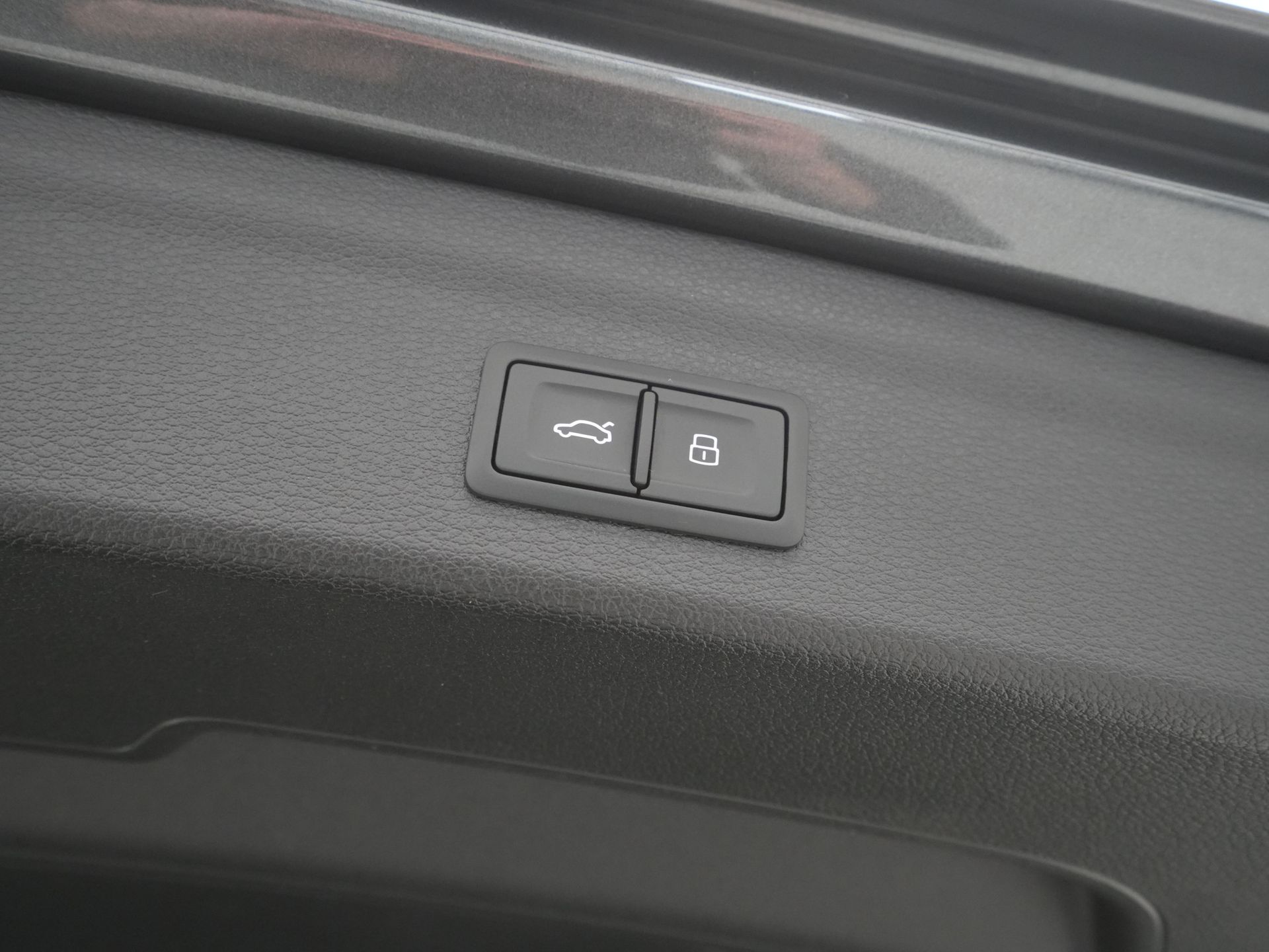 Audi - Q3 45 TFSI e S edition - 2021