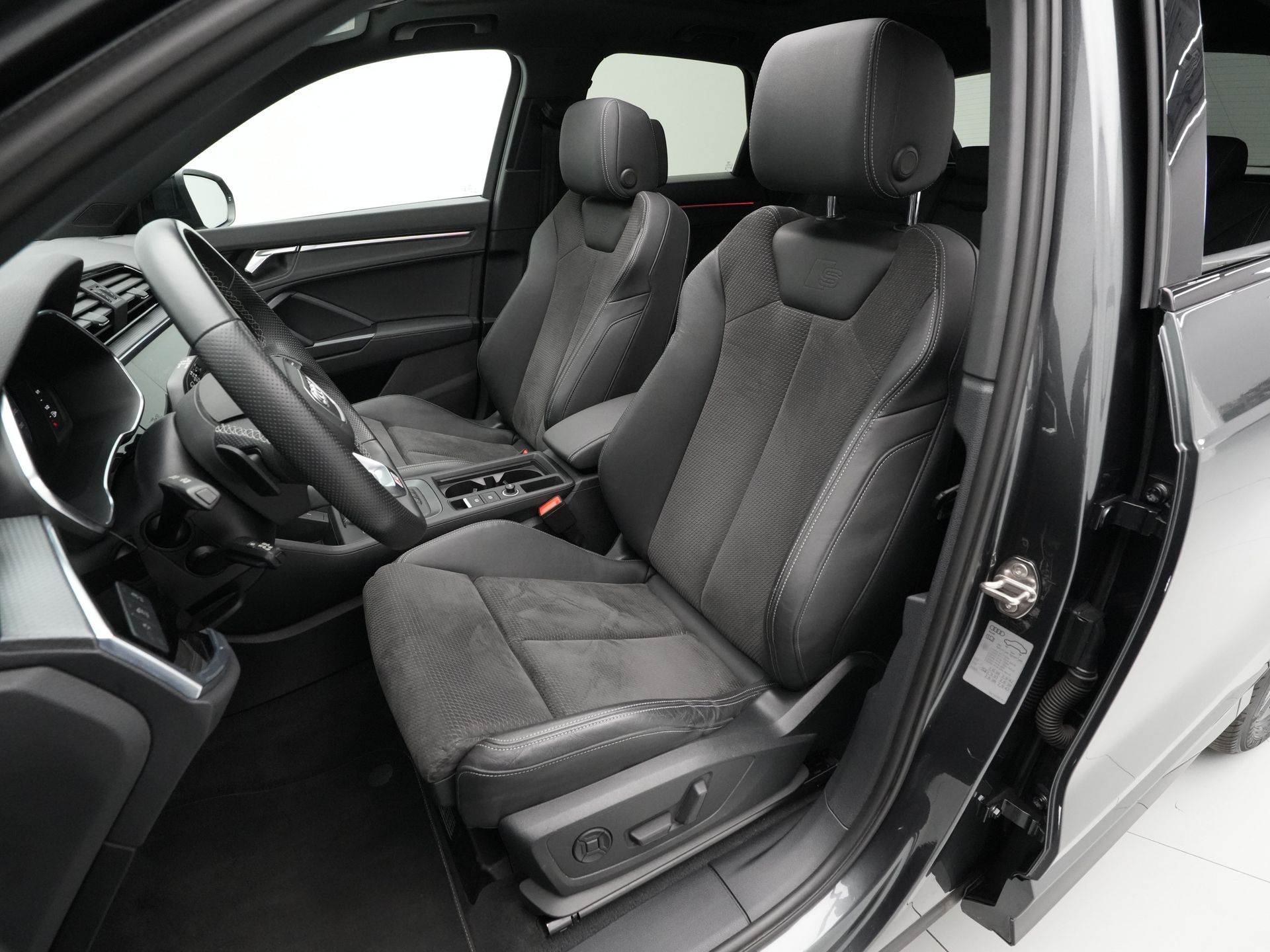 Audi - Q3 45 TFSI e S edition - 2021