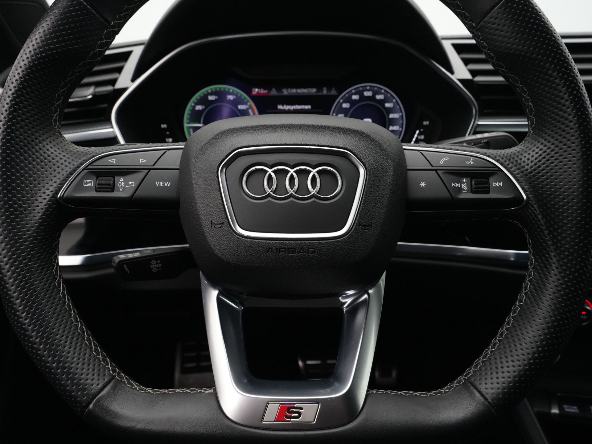 Audi - Q3 45 TFSI e S edition - 2021