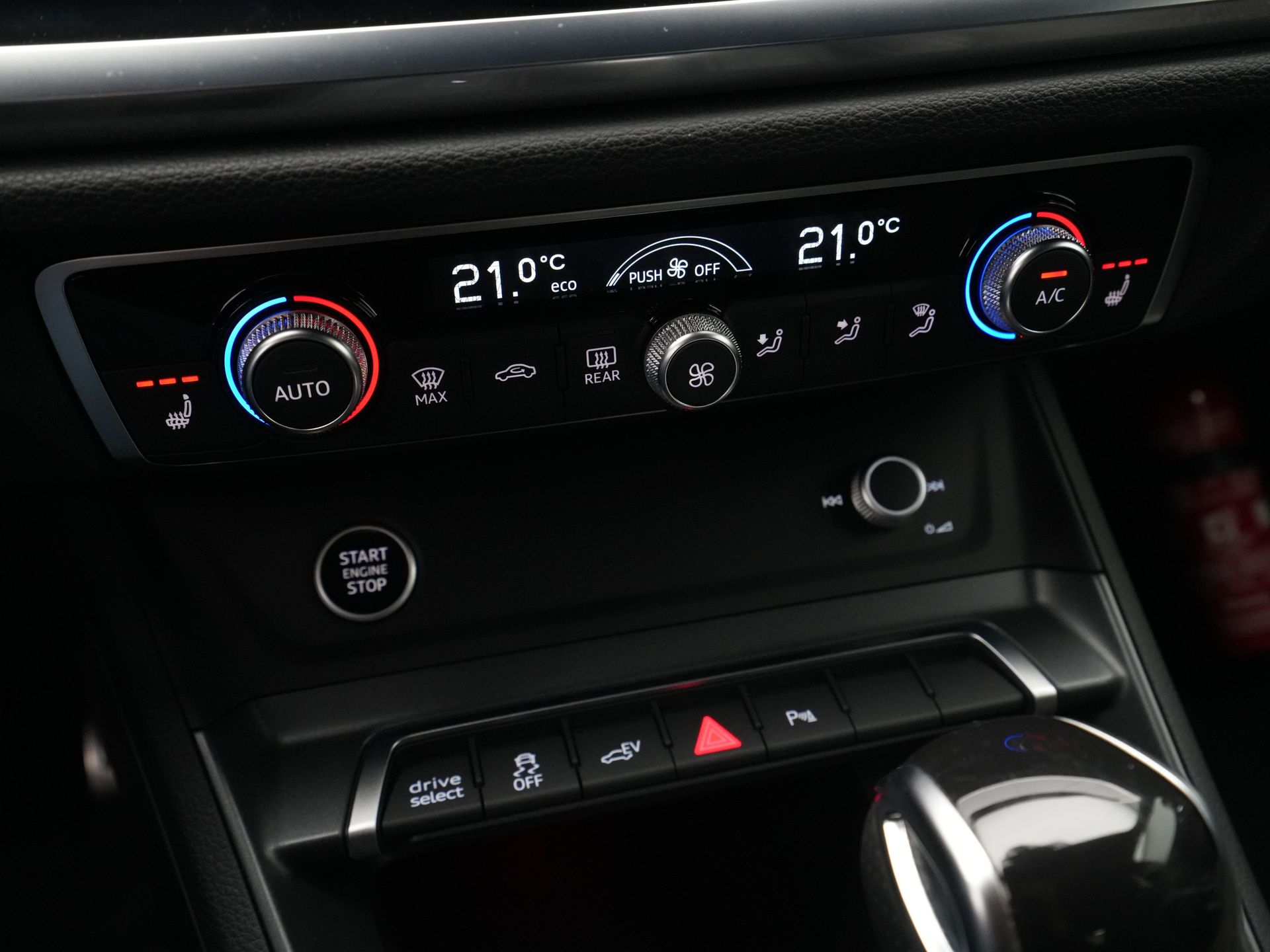 Audi - Q3 45 TFSI e S edition - 2021