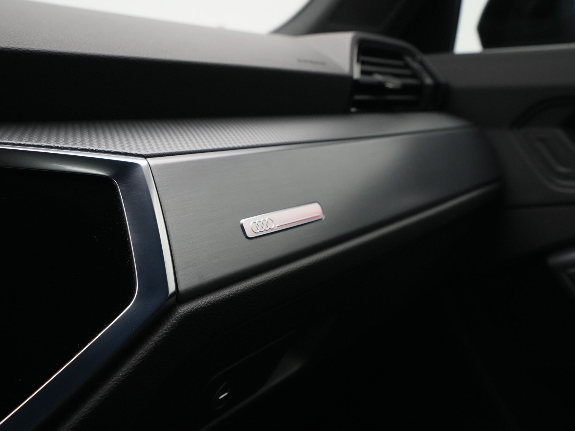 Audi - Q3 45 TFSI e S edition - 2021
