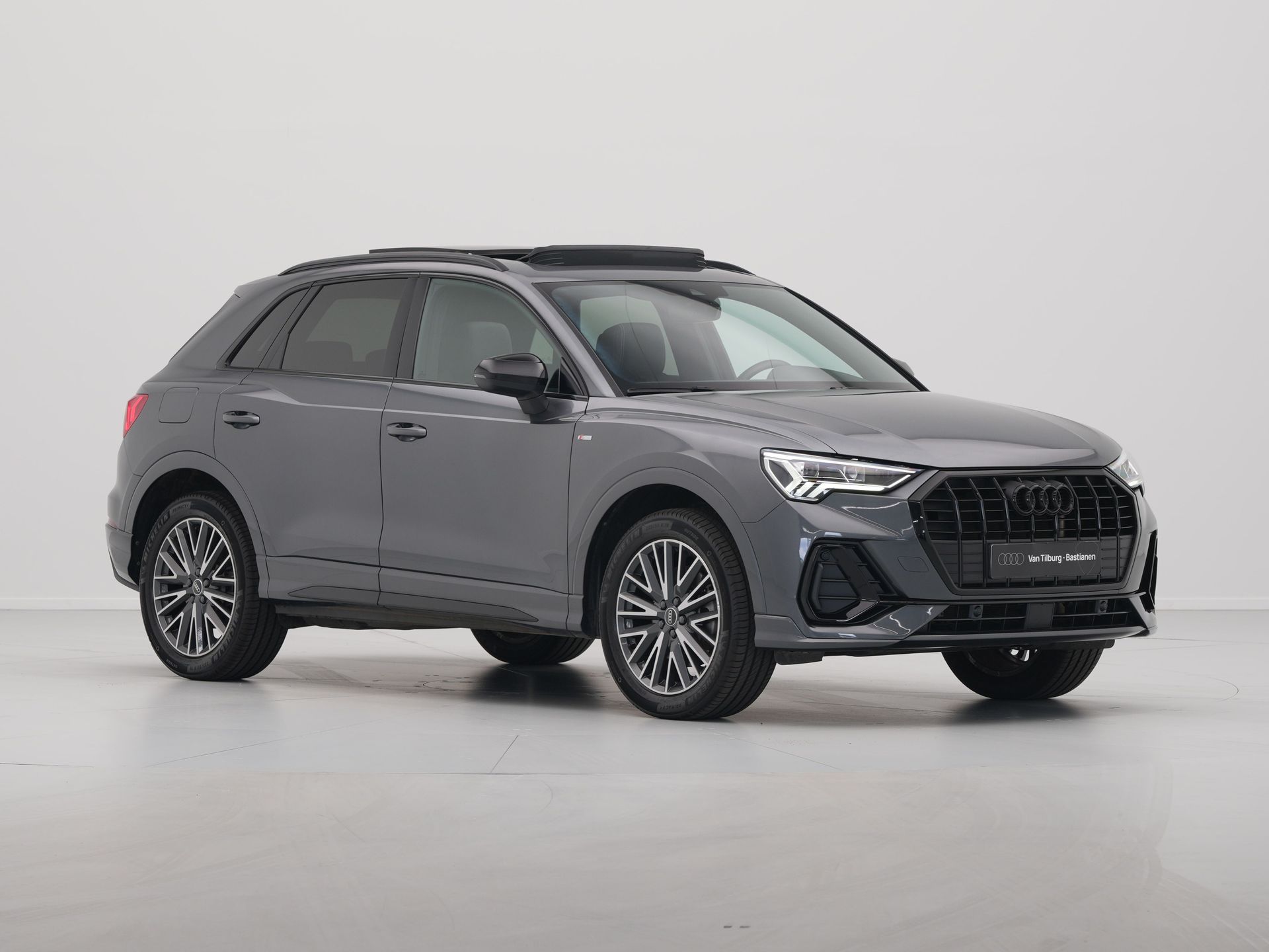 Audi - Q3 45 TFSI e S edition - 2021