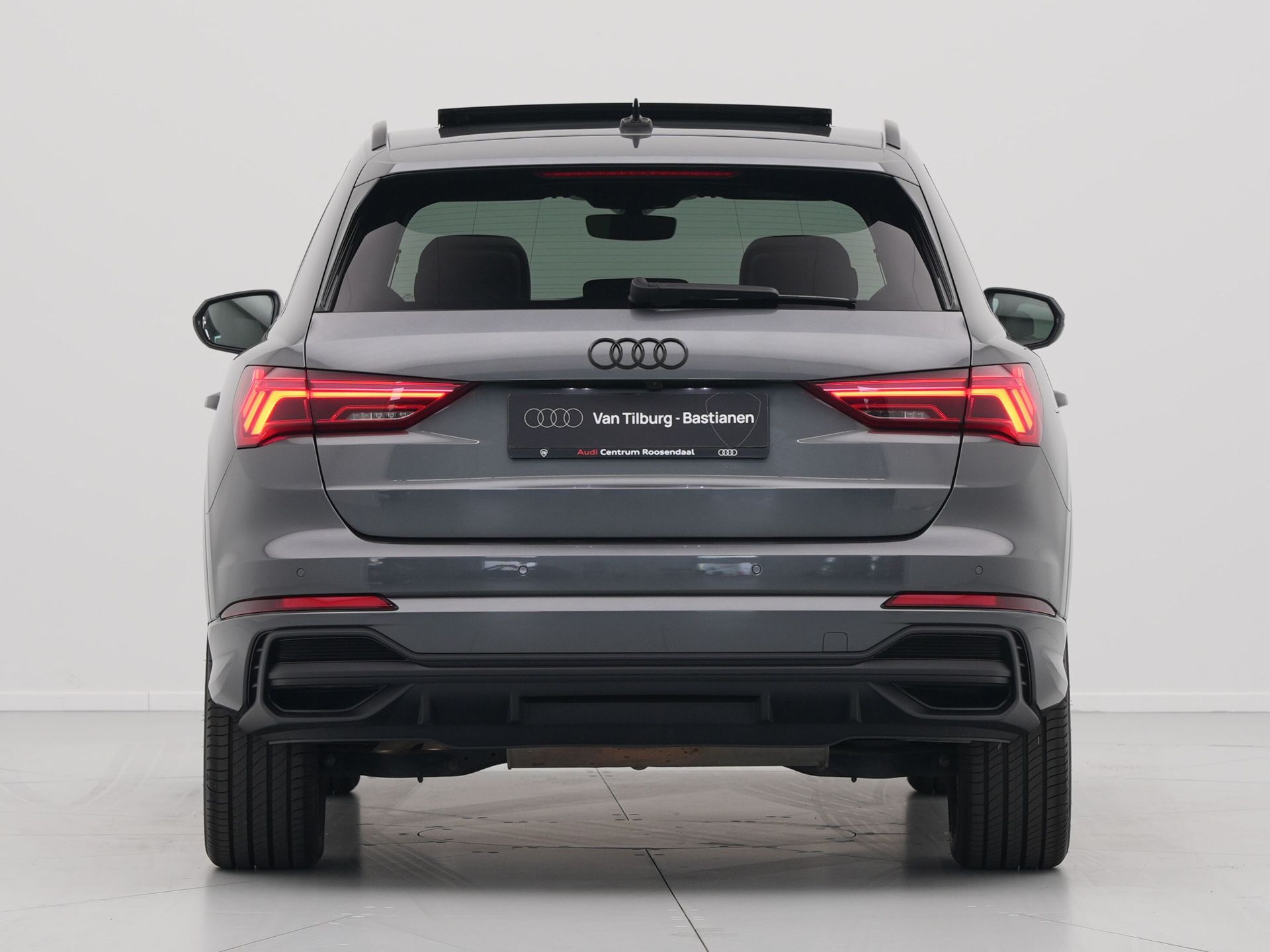 Audi - Q3 45 TFSI e S edition - 2021