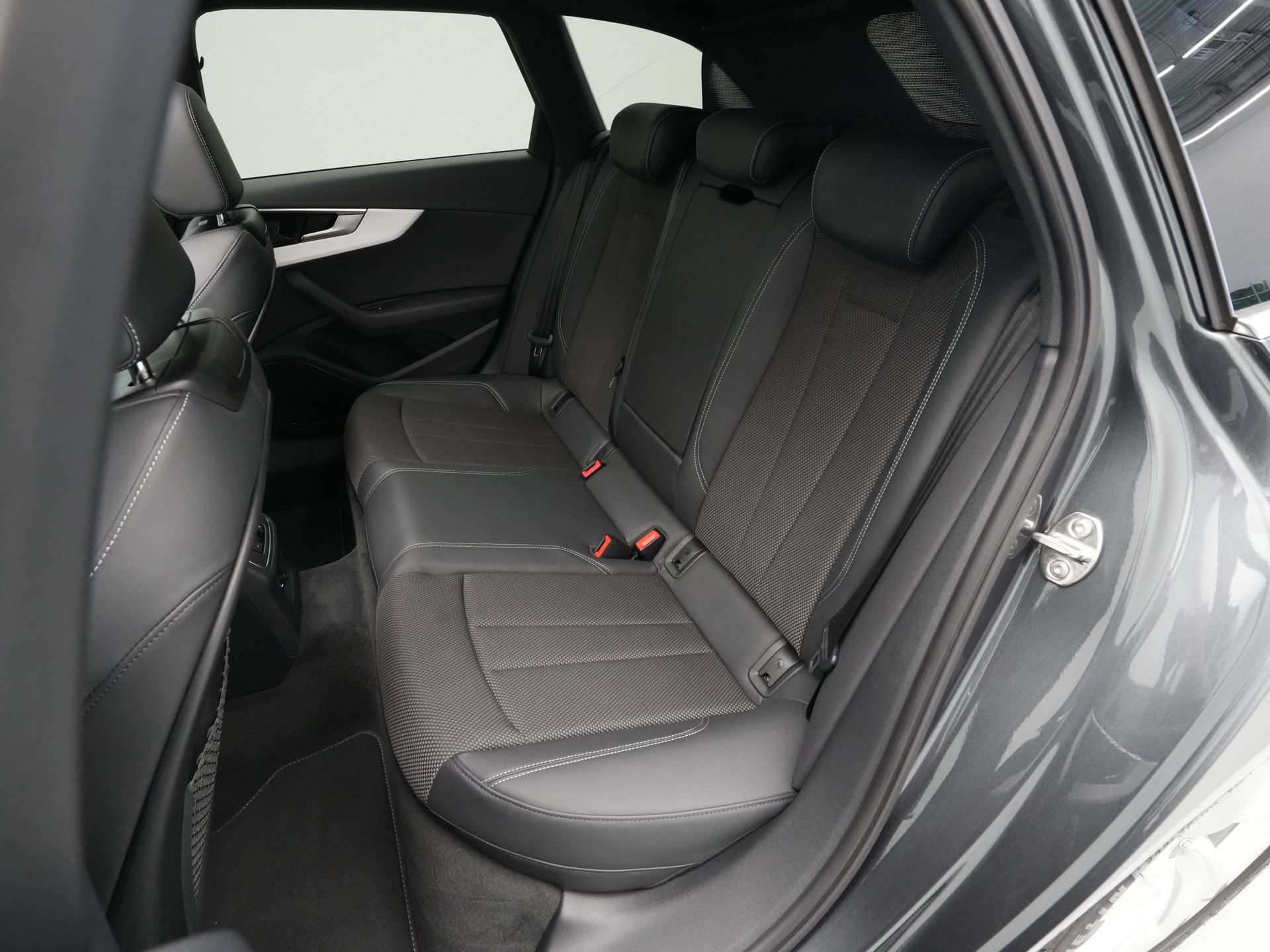 Audi - A4 Avant 35 TFSI 150pk S-Line - 2020