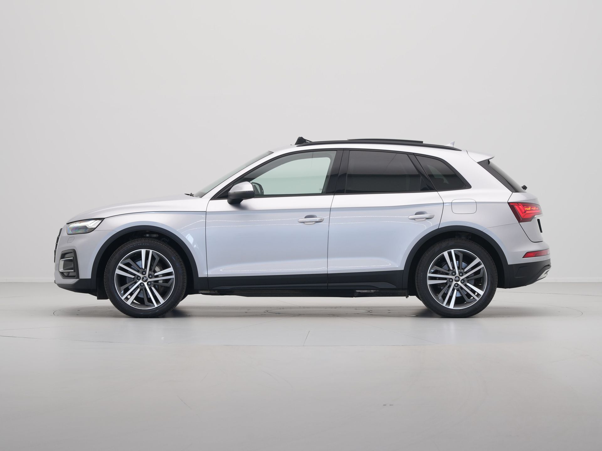 Audi - Q5 50 TFSI e S edition Quattro S Line - 2023