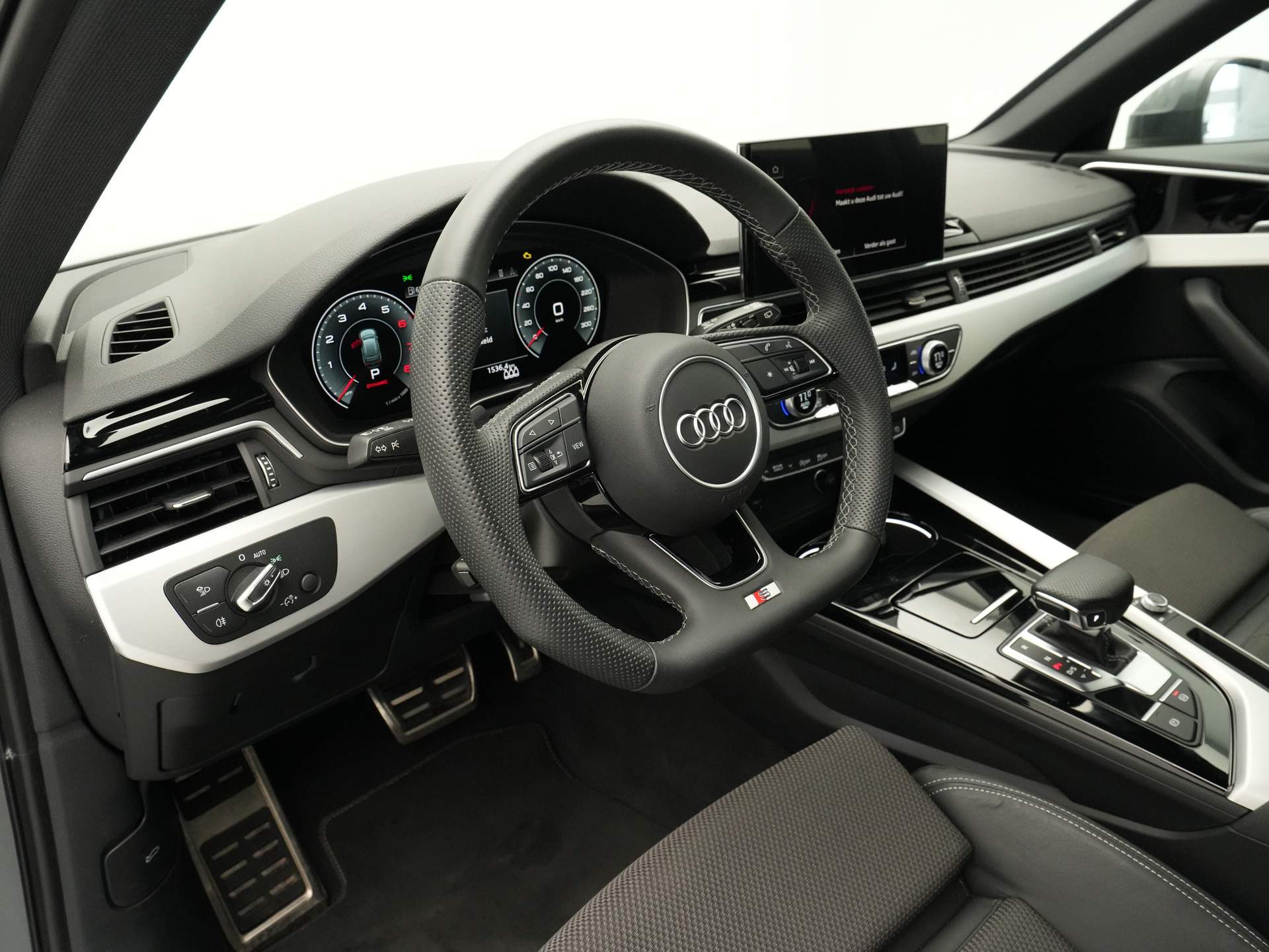 Audi - A4 Avant 35 TFSI S Line edition - 2023