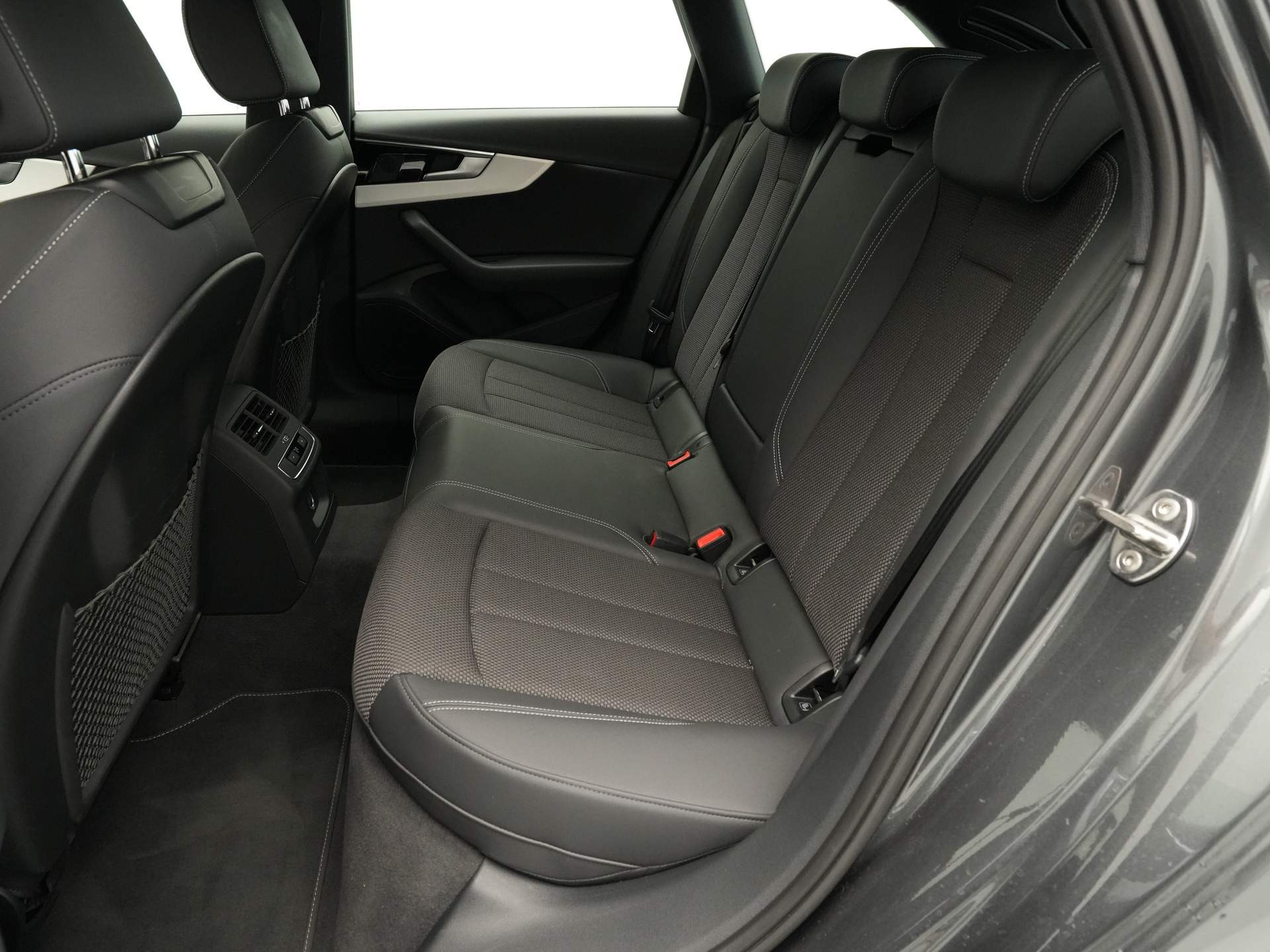 Audi - A4 Avant 35 TFSI S Line edition - 2023