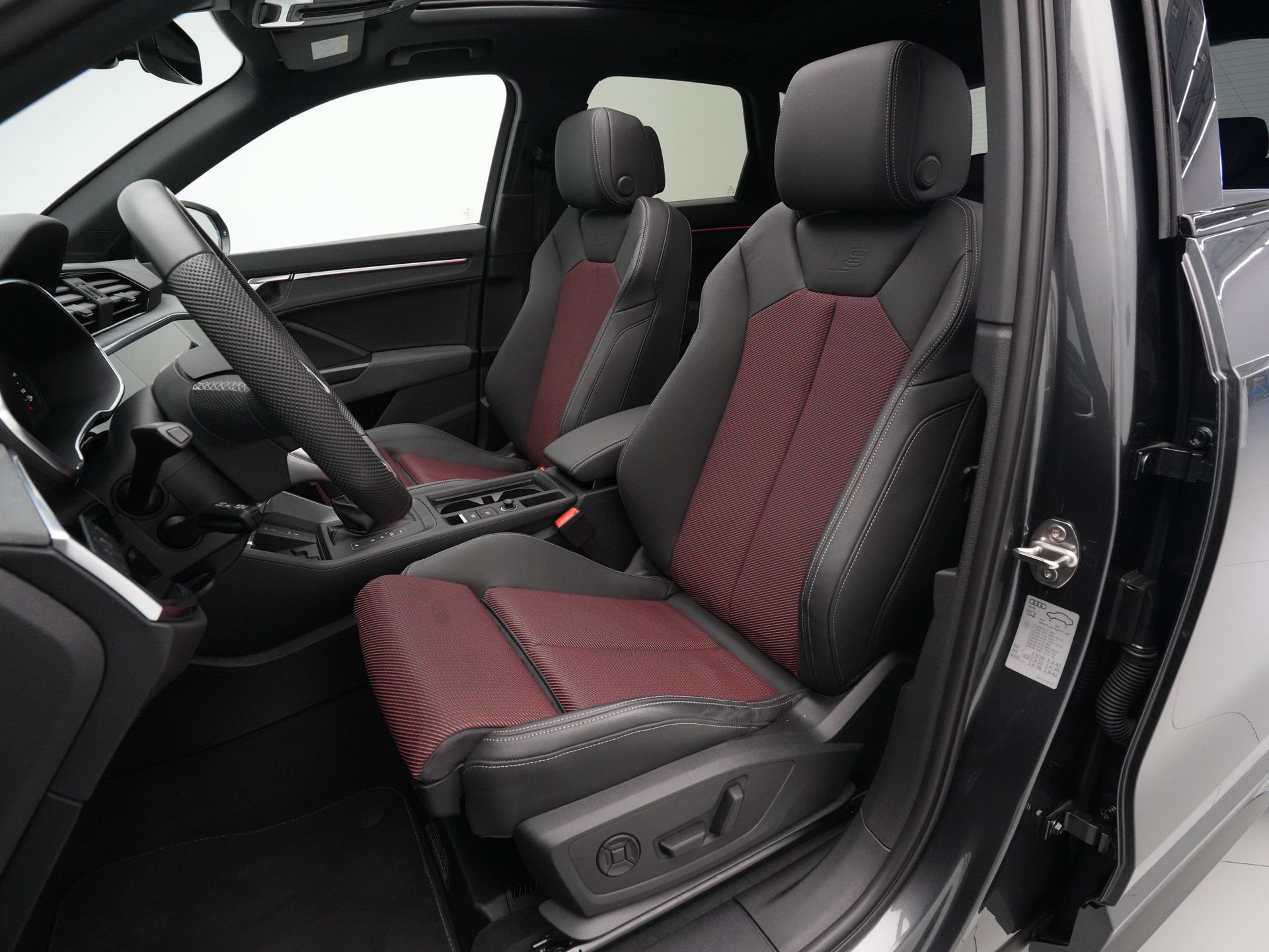 Audi - Q3 45 TFSI e 245pk S edition S Line - 2024