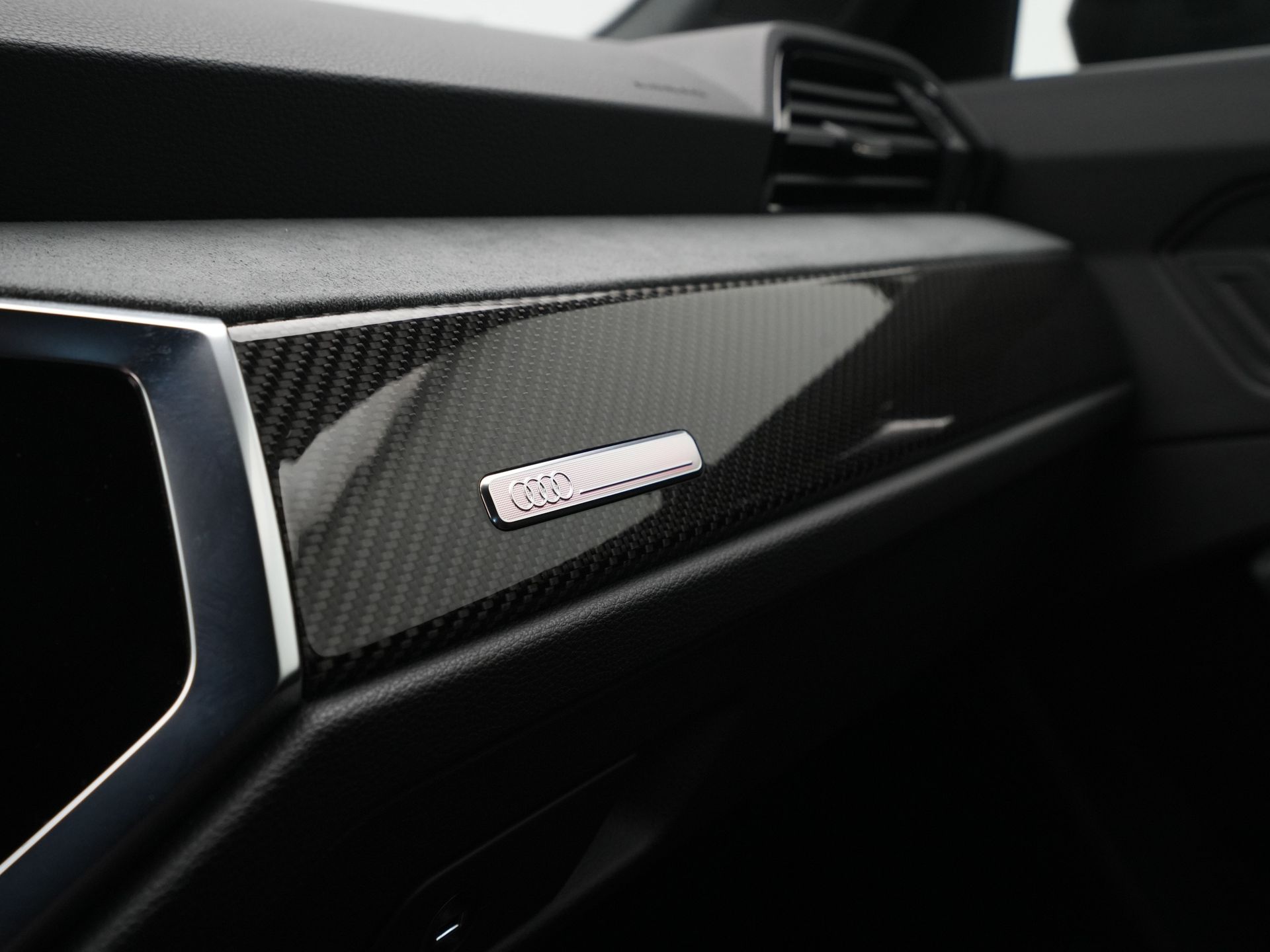 Audi - Q3 45 TFSI e 245pk S edition S Line - 2024