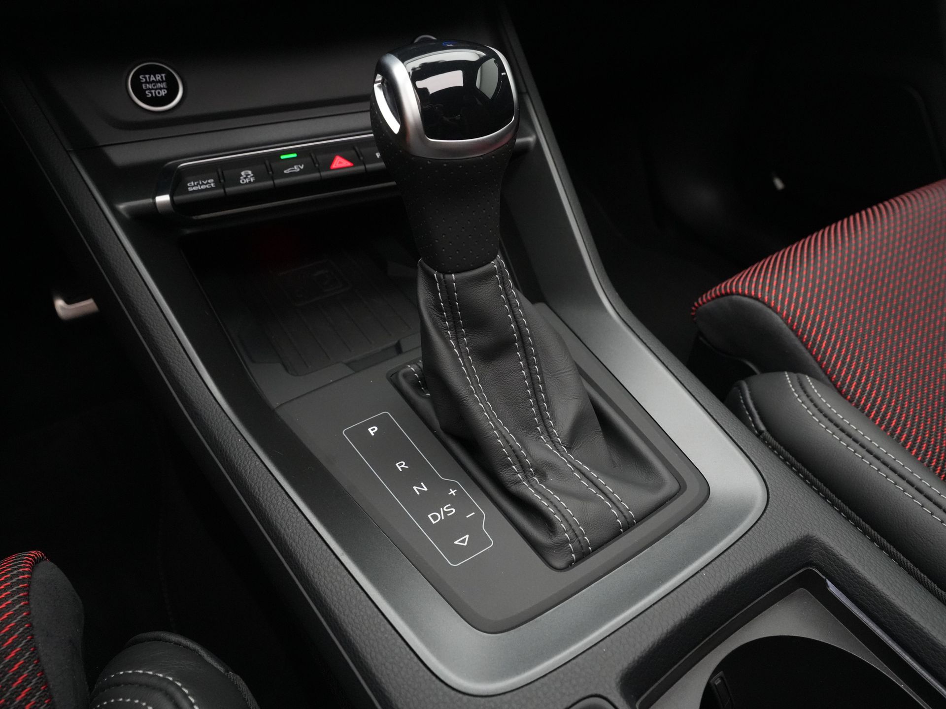 Audi - Q3 45 TFSI e 245pk S edition S Line - 2024