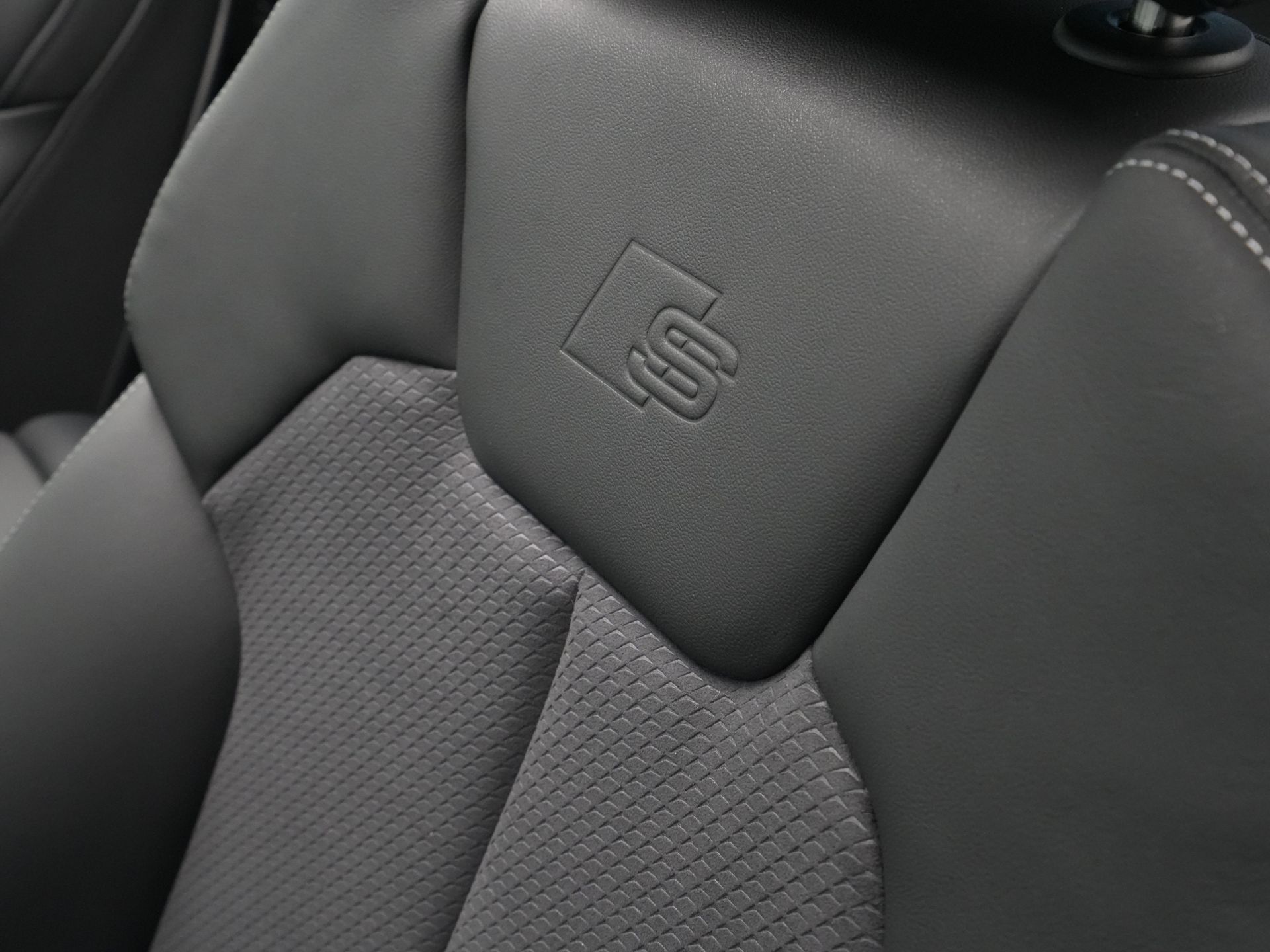 Audi - Q5 50 TFSI e 220 kW / 299 pk - 2024