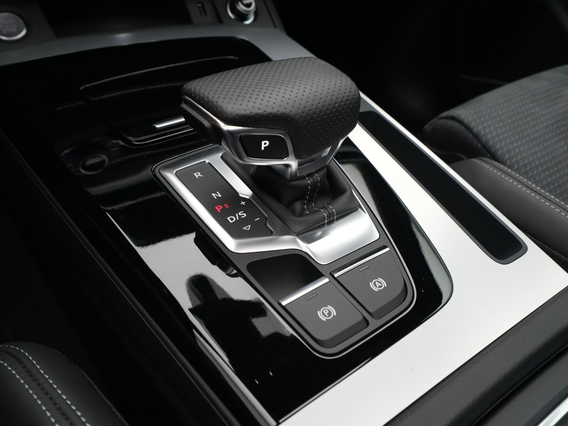 Audi - Q5 50 TFSI e 220 kW / 299 pk - 2024