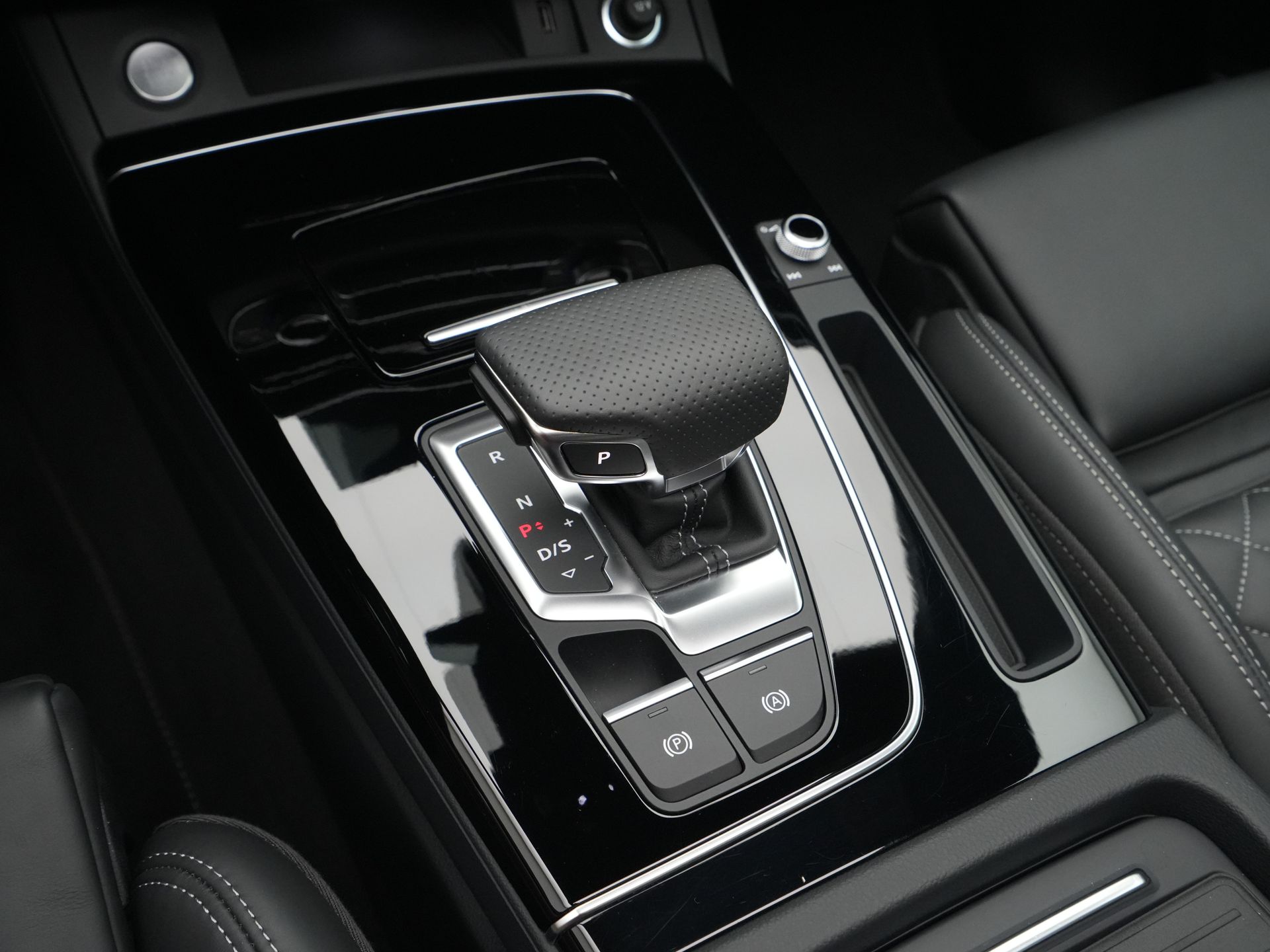 Audi - Q5 55 TFSI e PHEV 367 pk S edition Competition - 2024