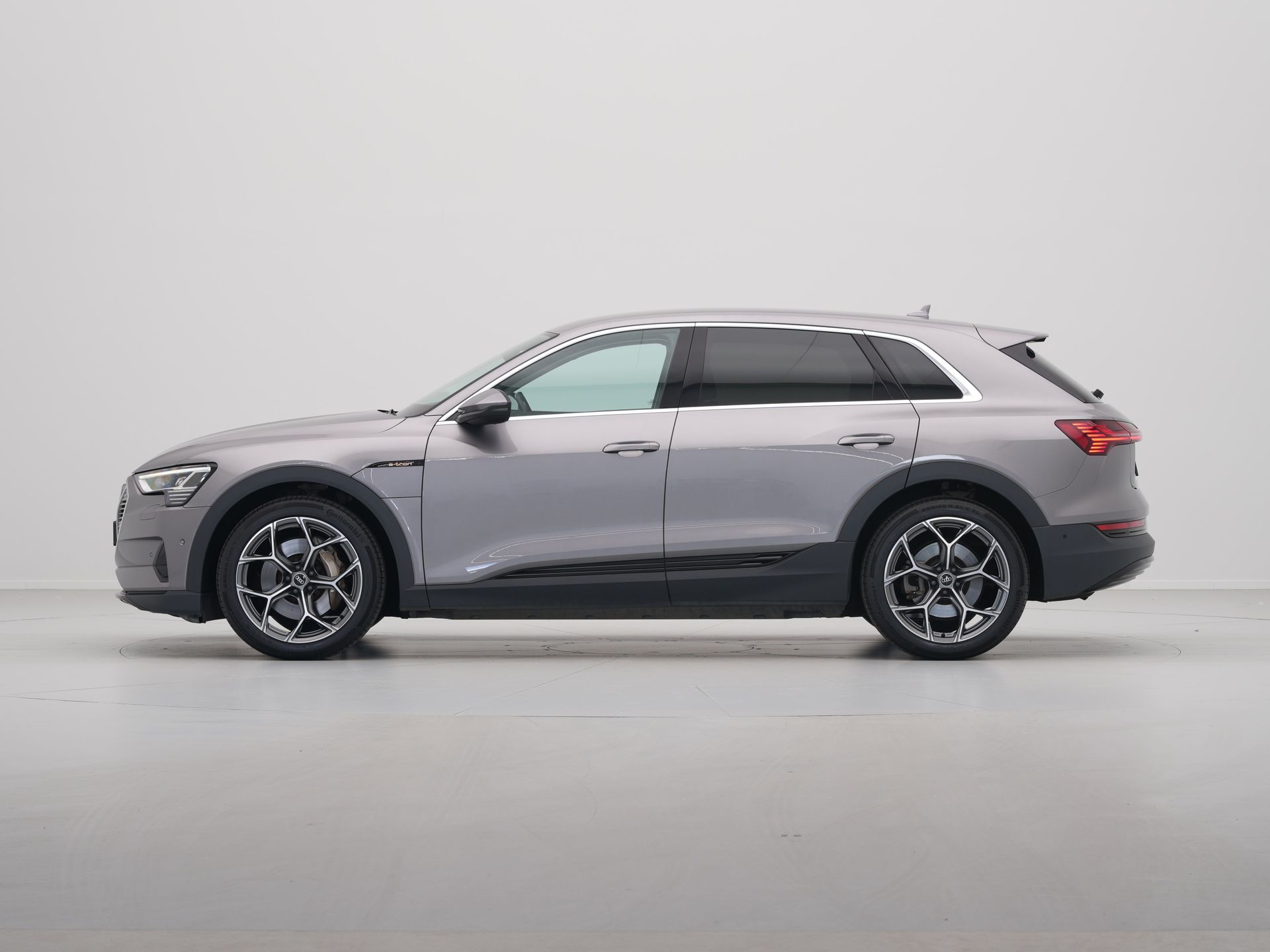 Audi - e-tron e-tron 55 quattro 408pk 95 kWh - 2021