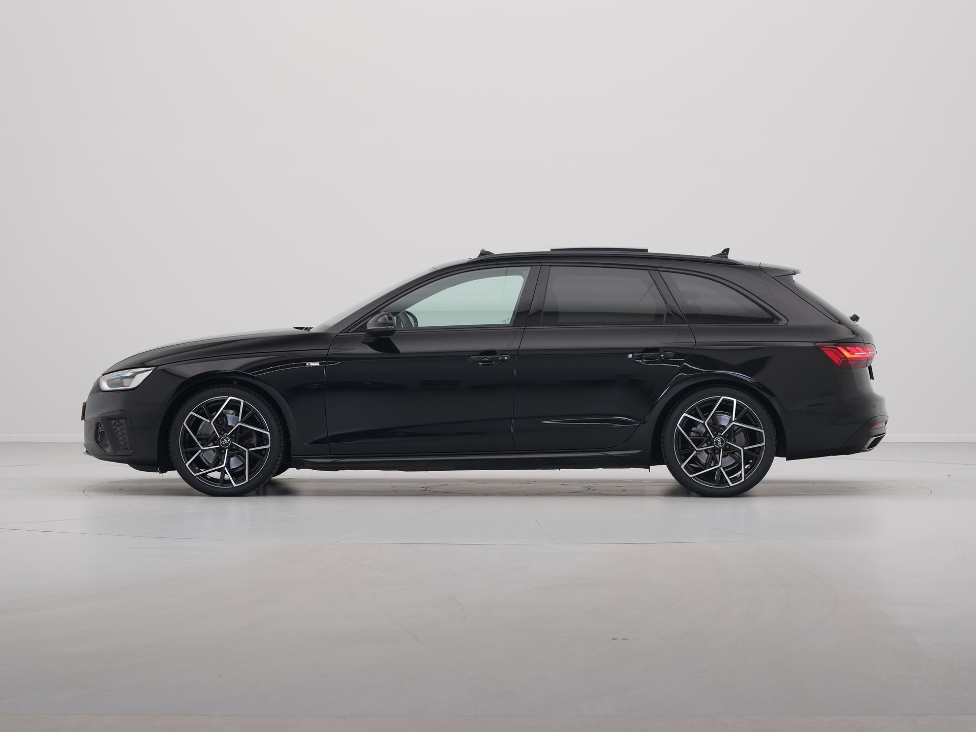 Audi - A4 Avant 35 TFSI 150pk S-Line edition - 2023