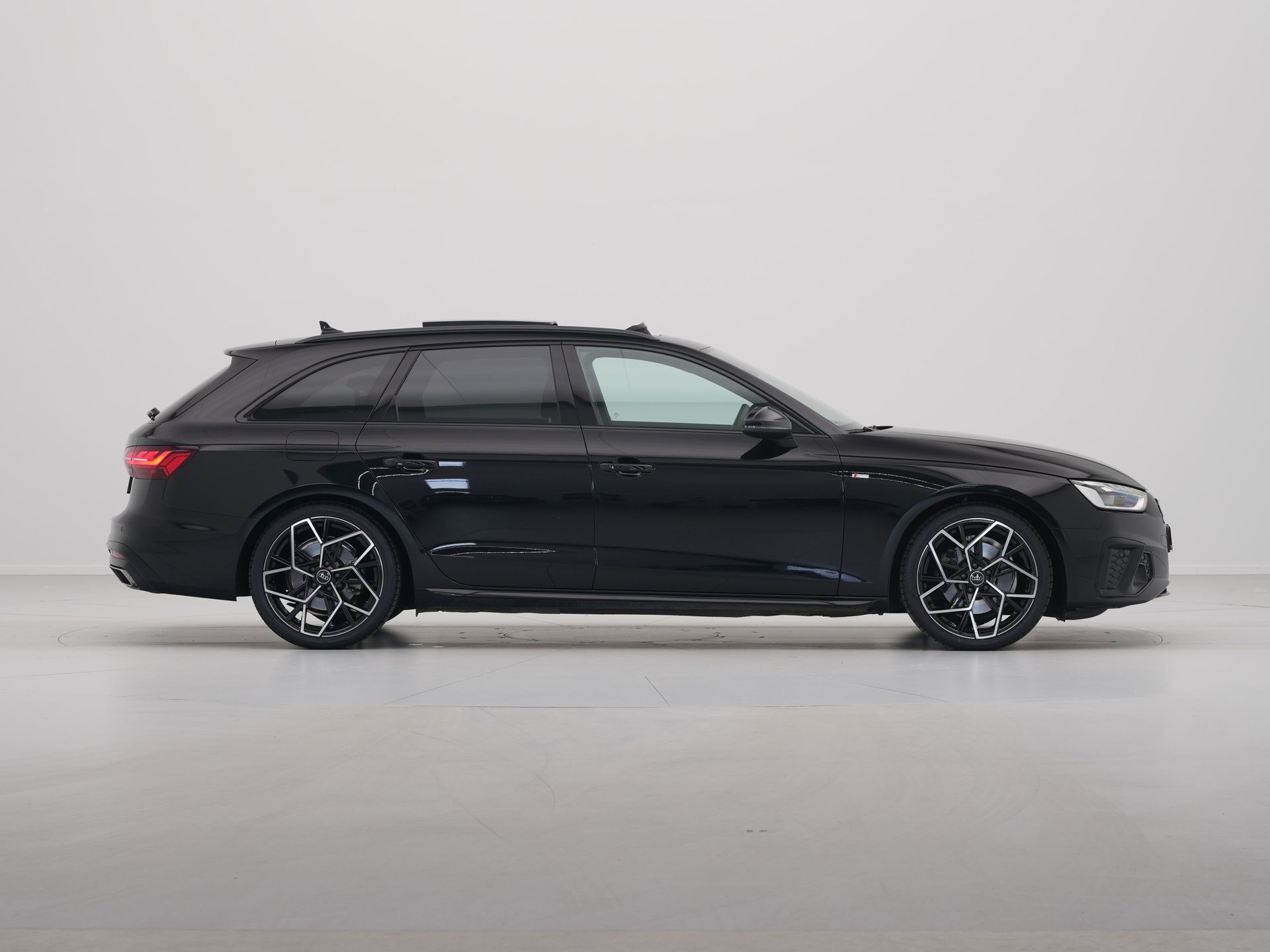 Audi - A4 Avant 35 TFSI 150pk S-Line edition - 2023