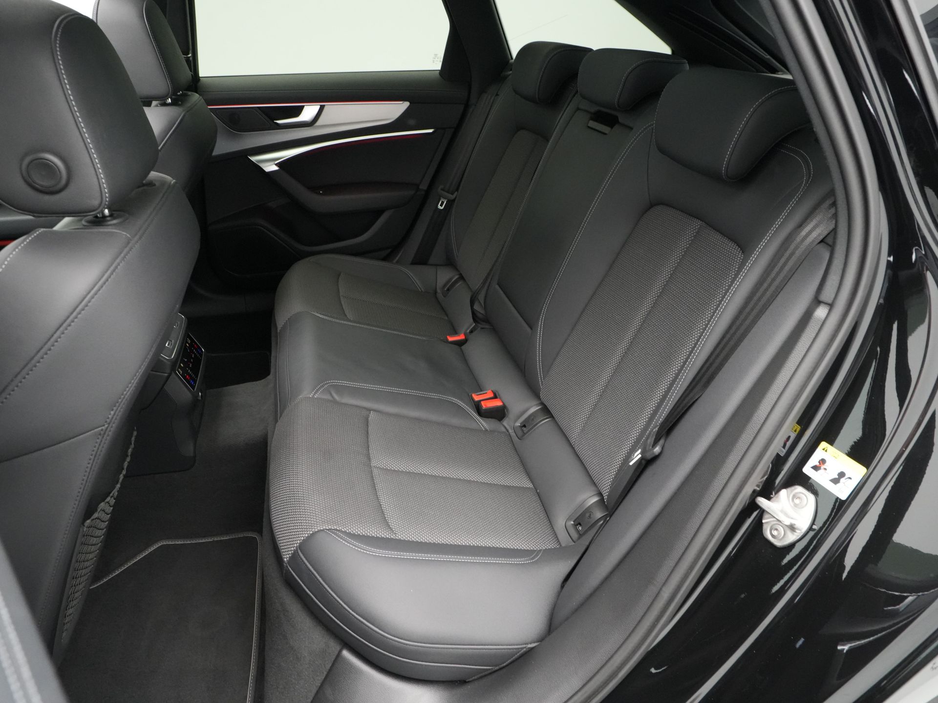 Audi - A6 Avant 40 TFSI S 204 pk S edition Competition - 2024