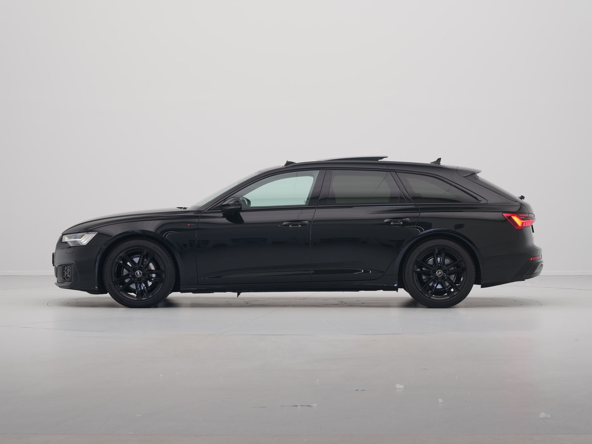 Audi - A6 Avant 40 TFSI S 204 pk S edition Competition - 2024